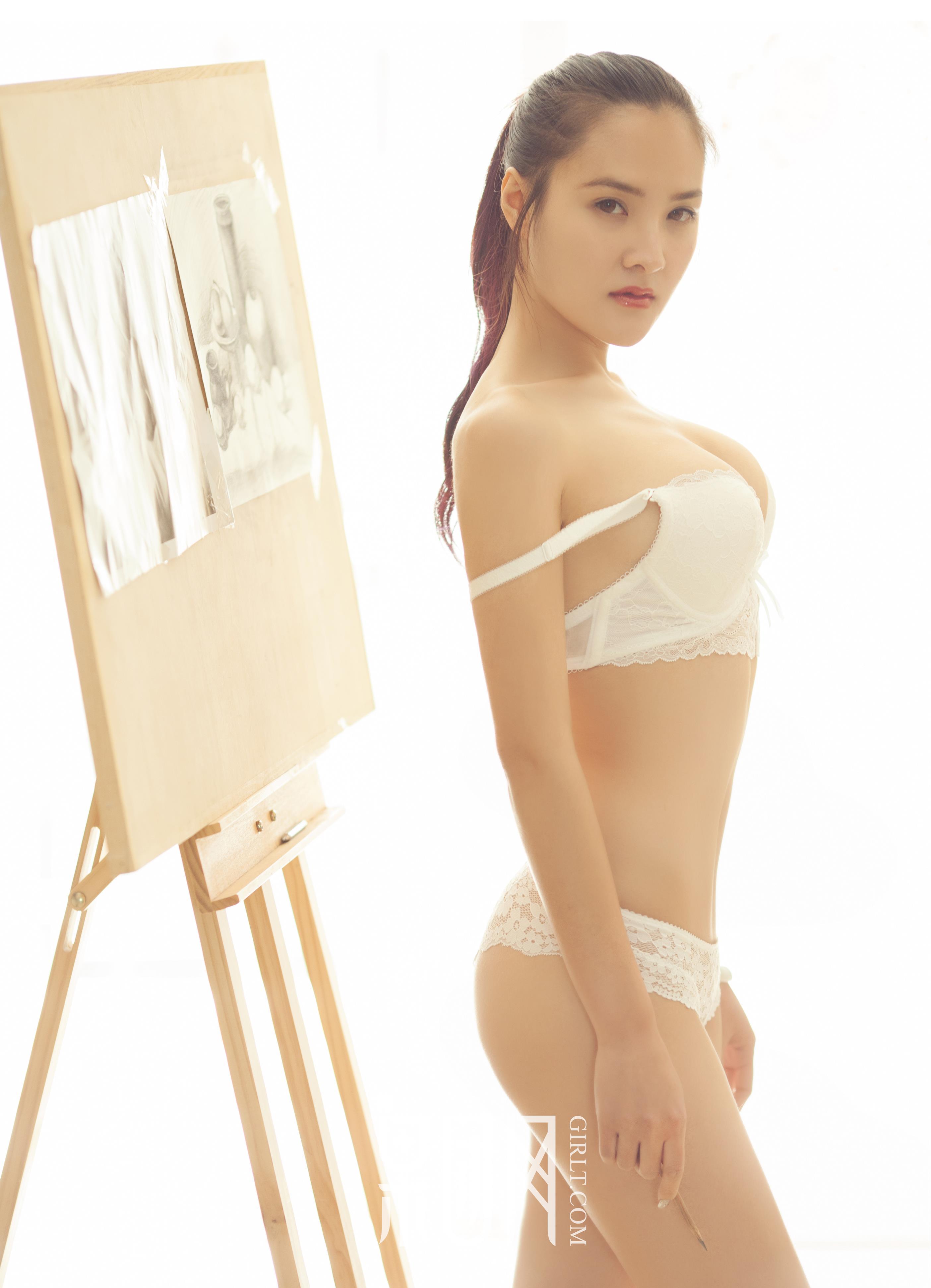 [Girlt果团网]GT20170715NO0033 美女画家 白色透视蕾丝内衣与全裸性感玉体私房写真集,