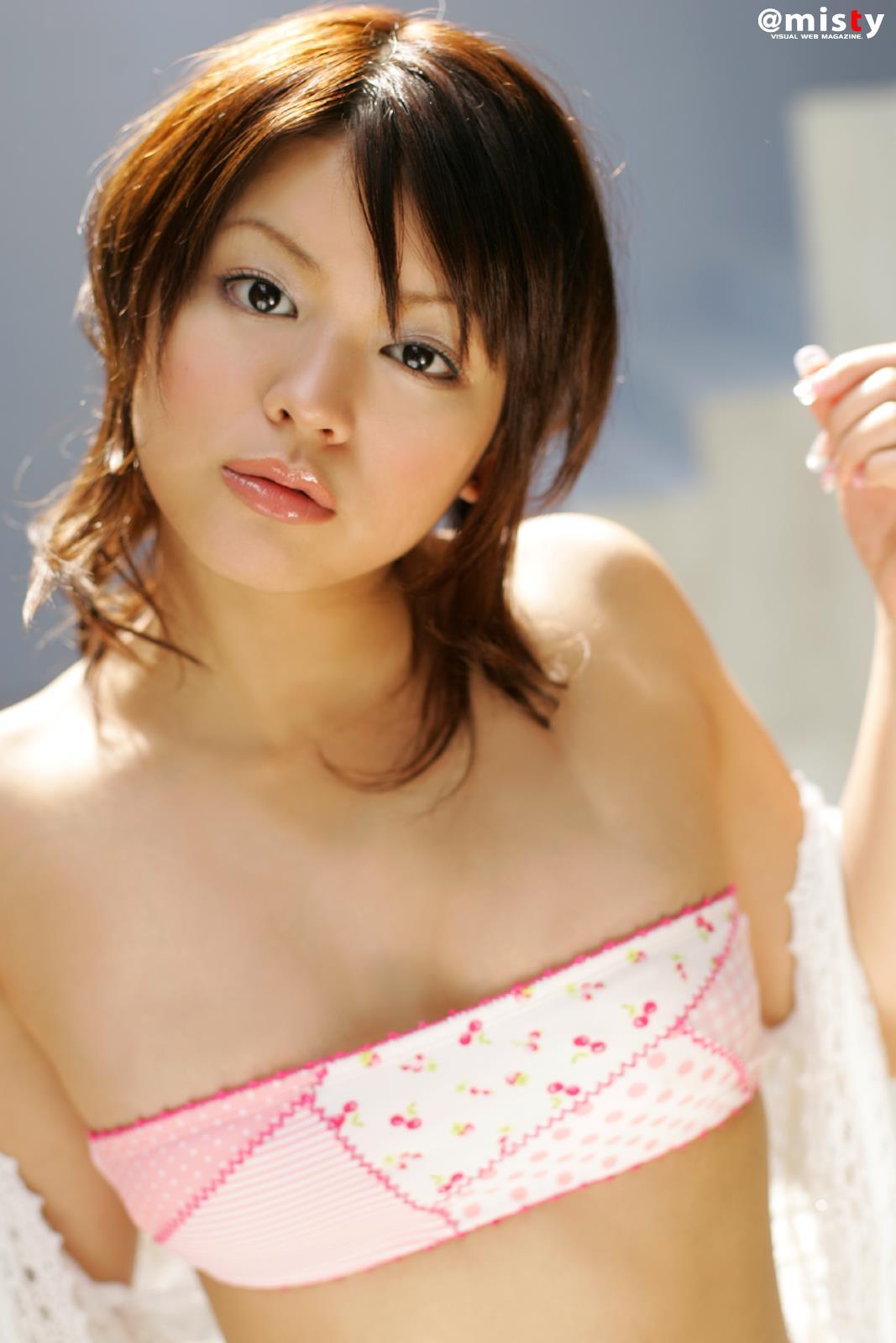 [@Misty Gravure]NO.002 小町桃子 Momoko Komachi 童颜巨乳 性感内衣与比基尼泳装私房写真集,