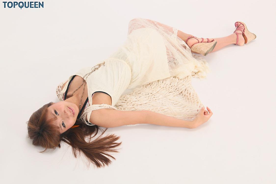 [TopQueen]2012-08-24 葉月みなみ（叶月南，Minami Haduki）白色透视镂空连身裙私房写真集,