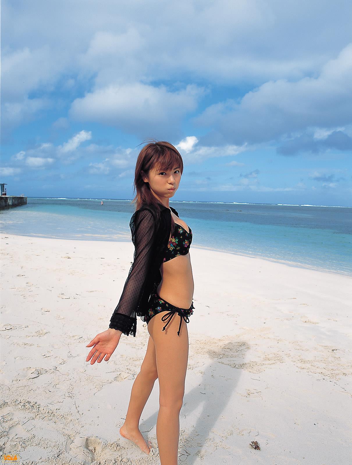 [BOMB.tv]写真2003年 若槻千夏 Wakatsuki Chinatsu 性感比基尼泳装与短袖湿身诱惑私房写真集,