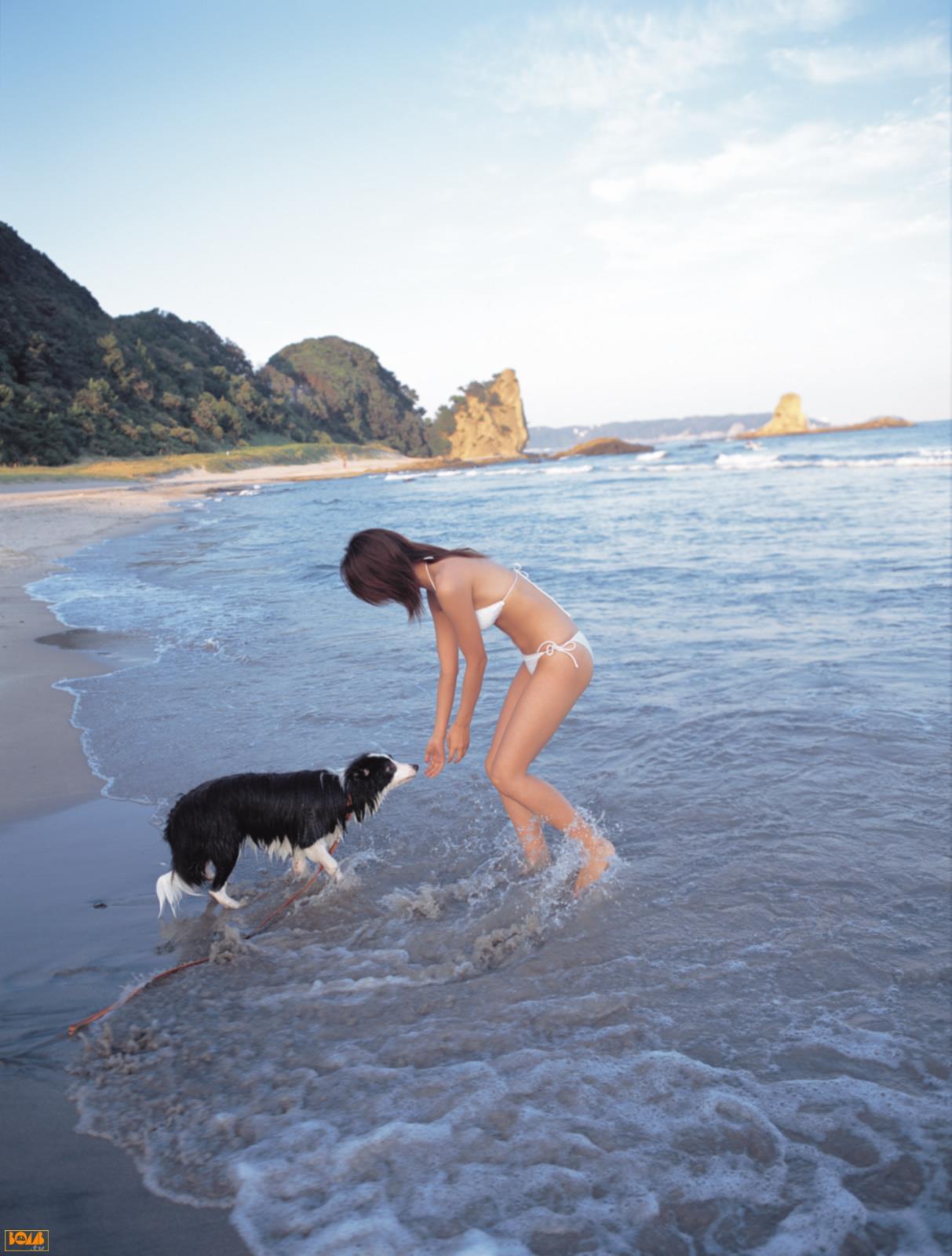 [BOMB.tv]写真2003年 日本赛车皇后 森下千里 Morishita Chisato 性感比基尼泳装与黑色丝袜美腿私房写真集,