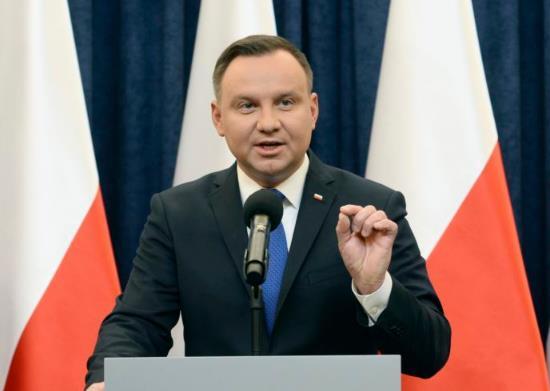波兰总统正式签署大屠杀法案 美国务卿称很失望