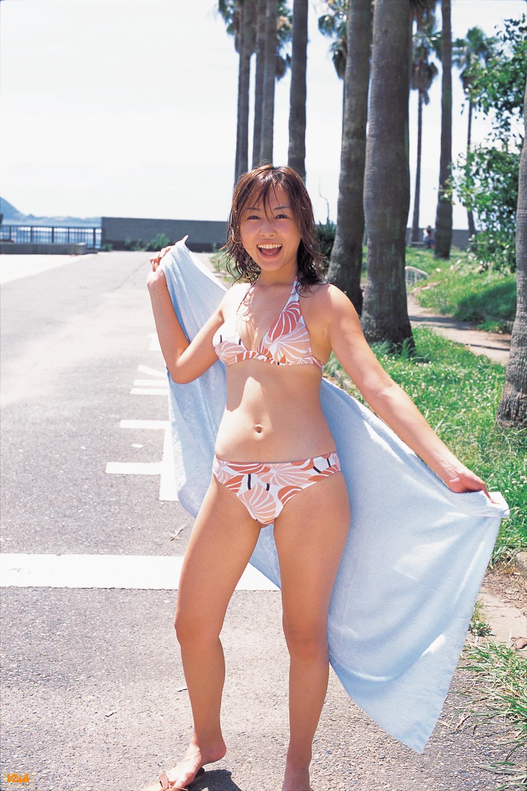 [BOMB.tv]写真2003年 杏さゆり（杏小百合，Sayuri Anzu）性感比基尼泳装与高中女生制服私房写真集,