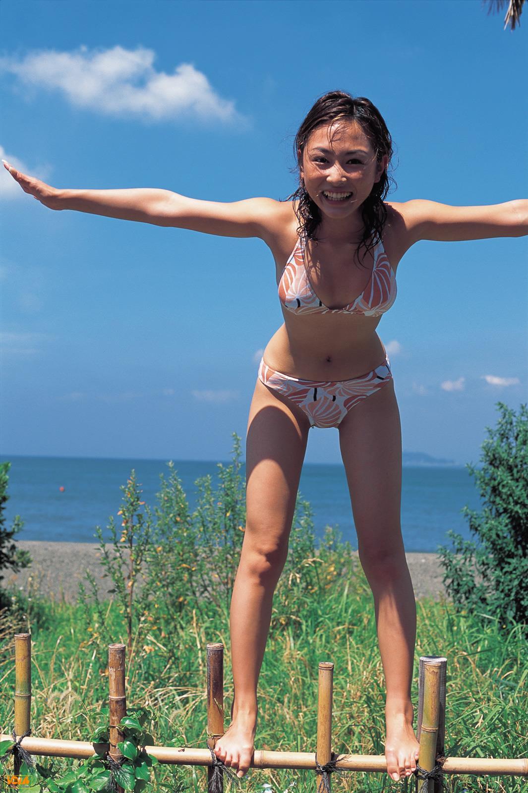 [BOMB.tv]写真2003年 杏さゆり（杏小百合，Sayuri Anzu）性感比基尼泳装与高中女生制服私房写真集,