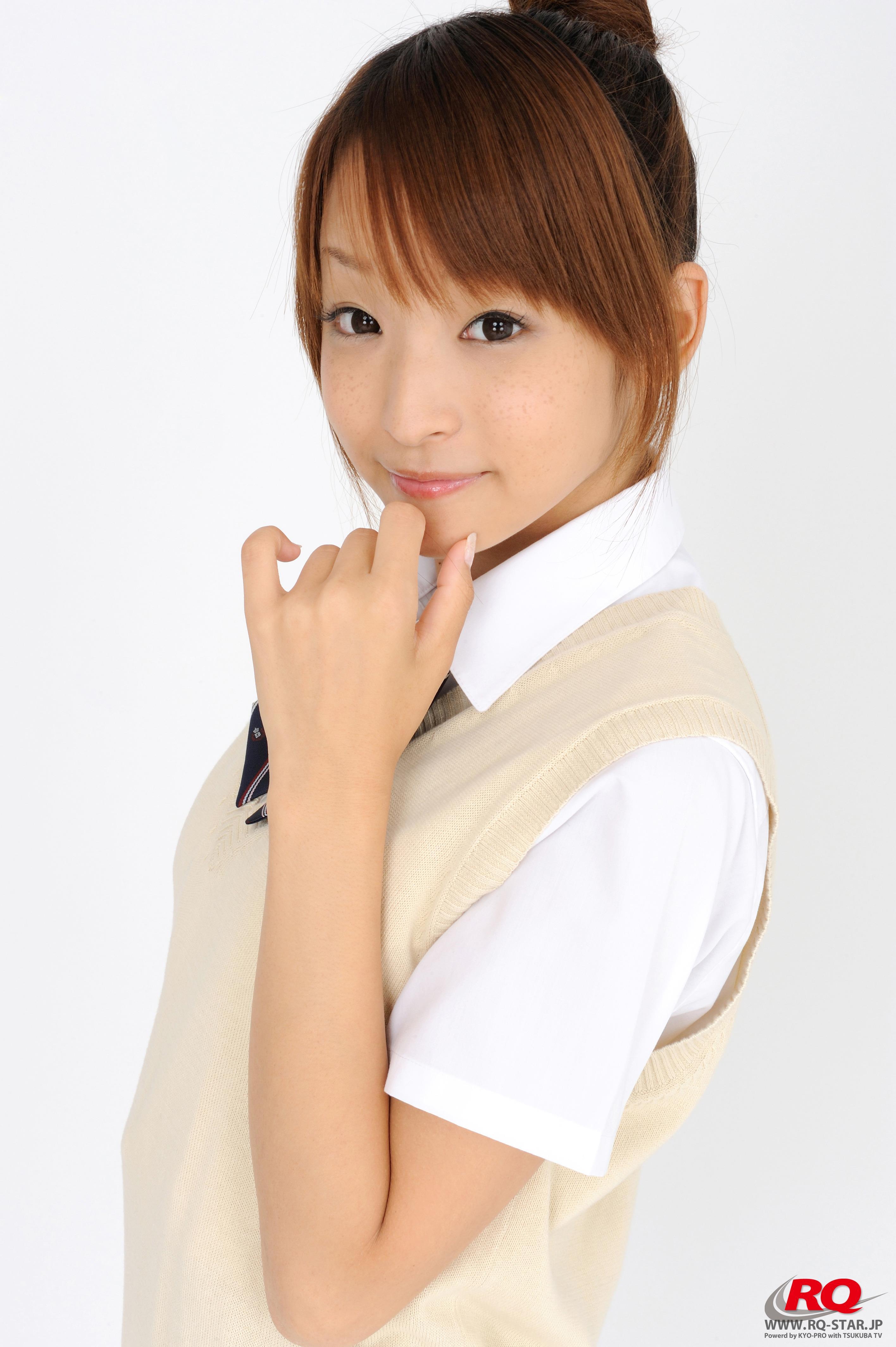 [RQ-STAR写真]NO.00097 くぼたみか（青木未央，Mio Aoki）米黄色高中女生制服短裙清纯可爱私房写真集,