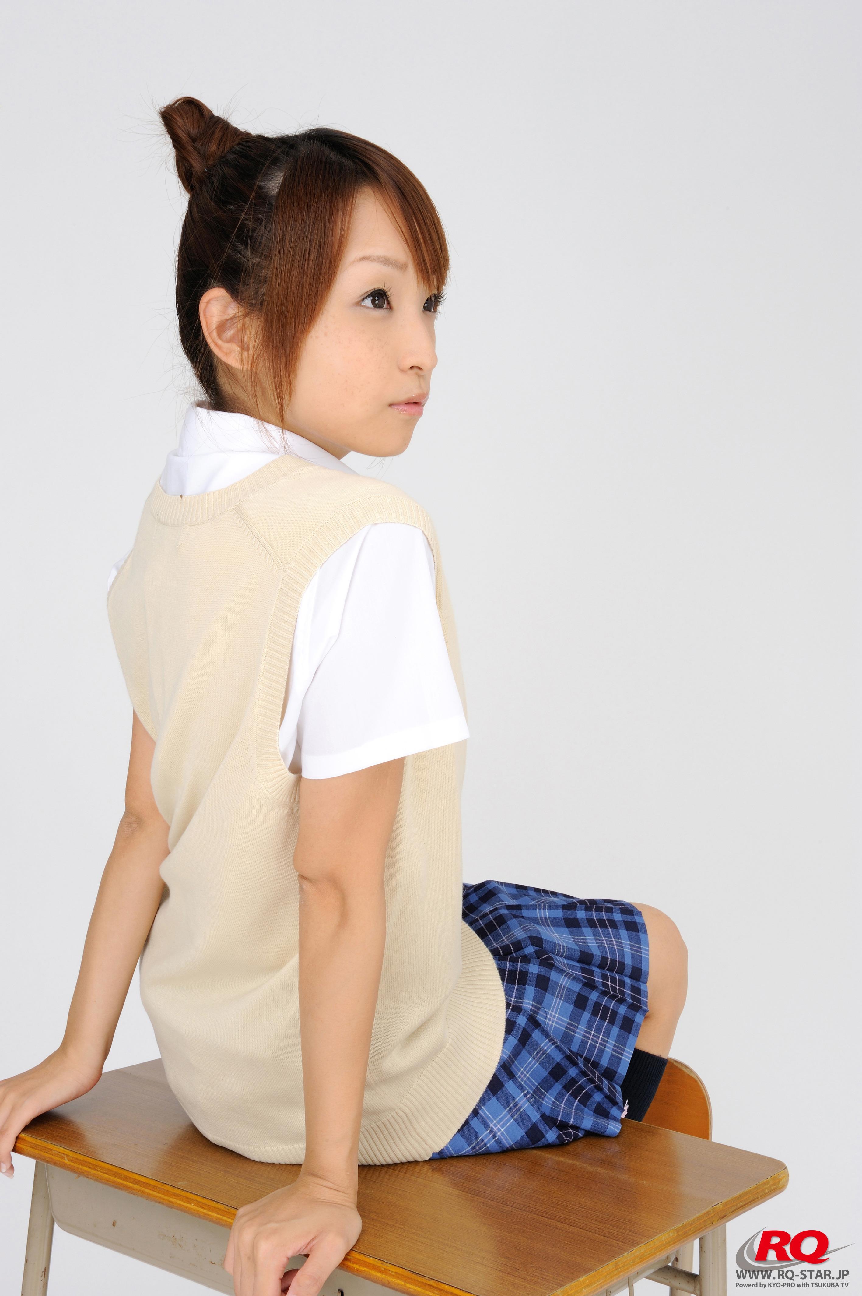 [RQ-STAR写真]NO.00097 くぼたみか（青木未央，Mio Aoki）米黄色高中女生制服短裙清纯可爱私房写真集,