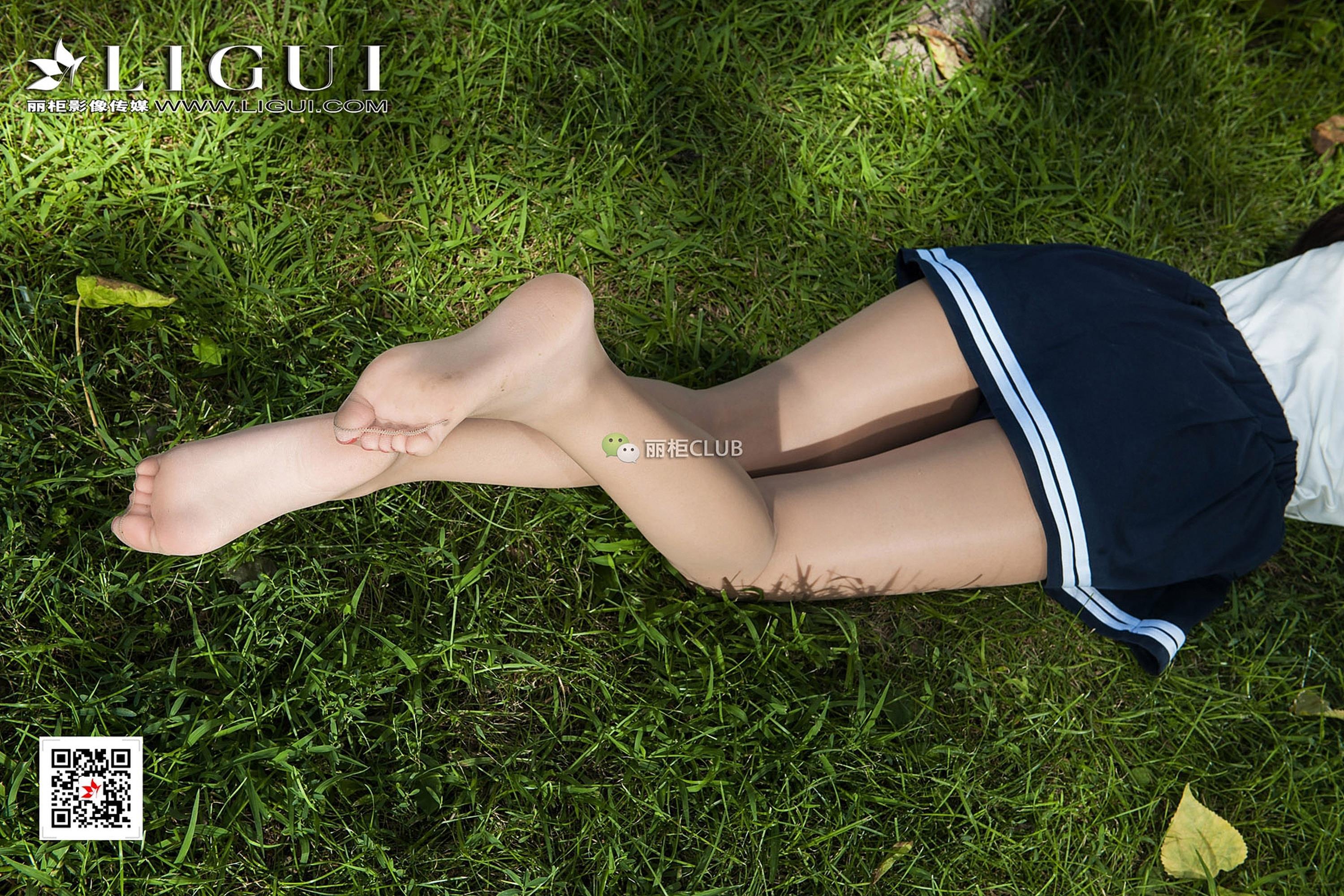 [Ligui丽柜会所]2017-12-07 Model 筱筱 高中女生制服与蓝色短裙加肉色丝袜美腿性感私房写真集,