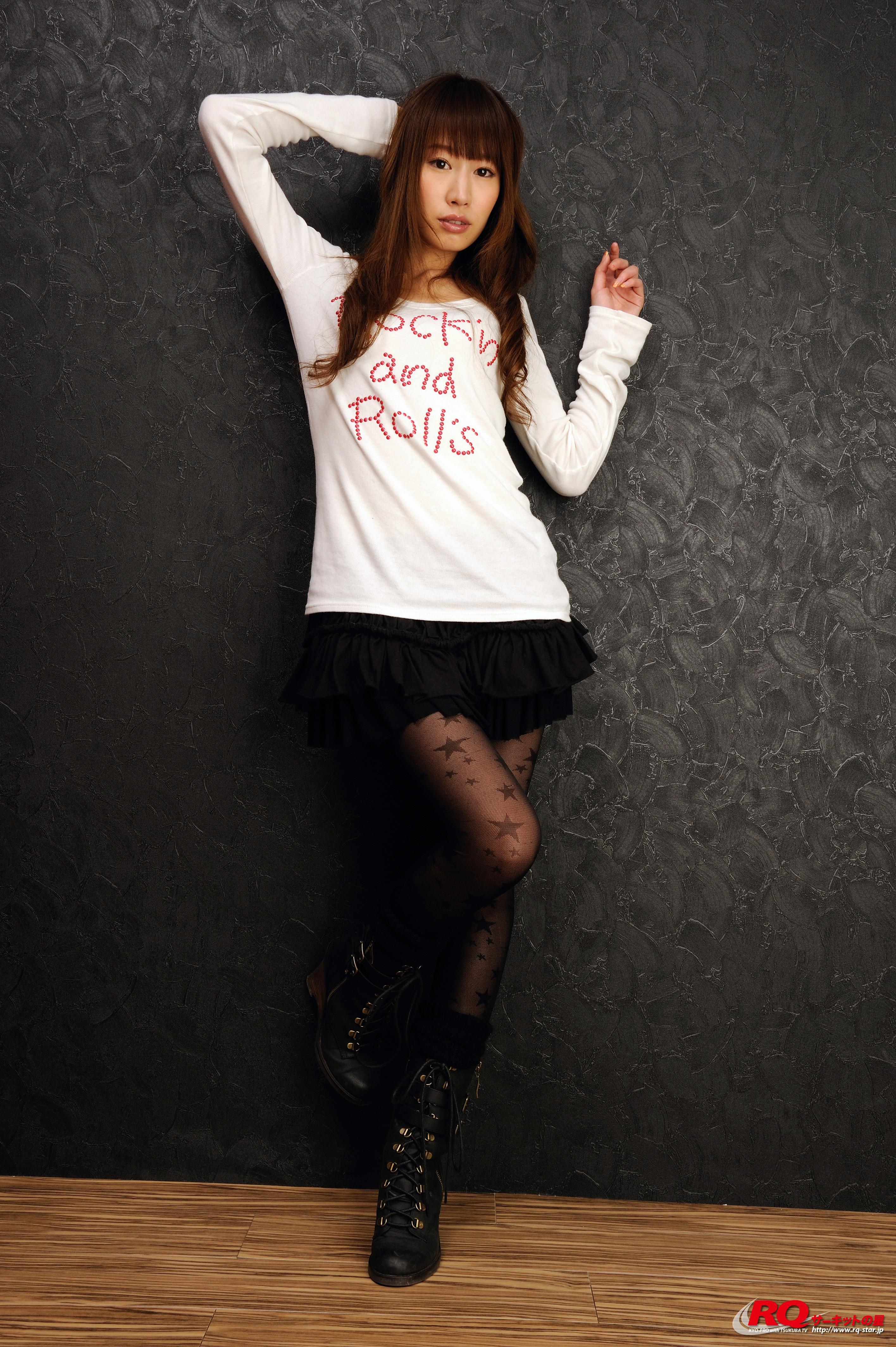 [RQ-STAR写真]NO.00100 椎名りりこ（椎名梨梨子，山本里奈，Rina Yamamoto）黑色短裙加黑色丝袜美腿性感私房写真集,