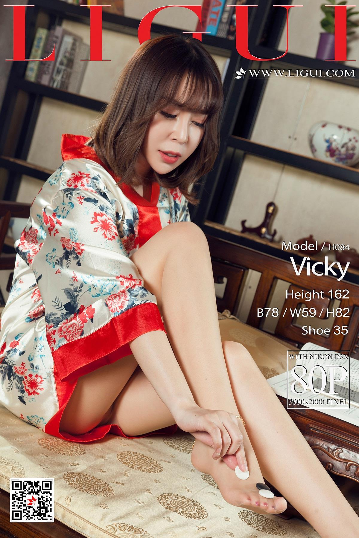 [Ligui丽柜会所]2018-04-05 Model Vicky 米色睡袍加肉色丝袜美腿玉足性感私房写真集,
