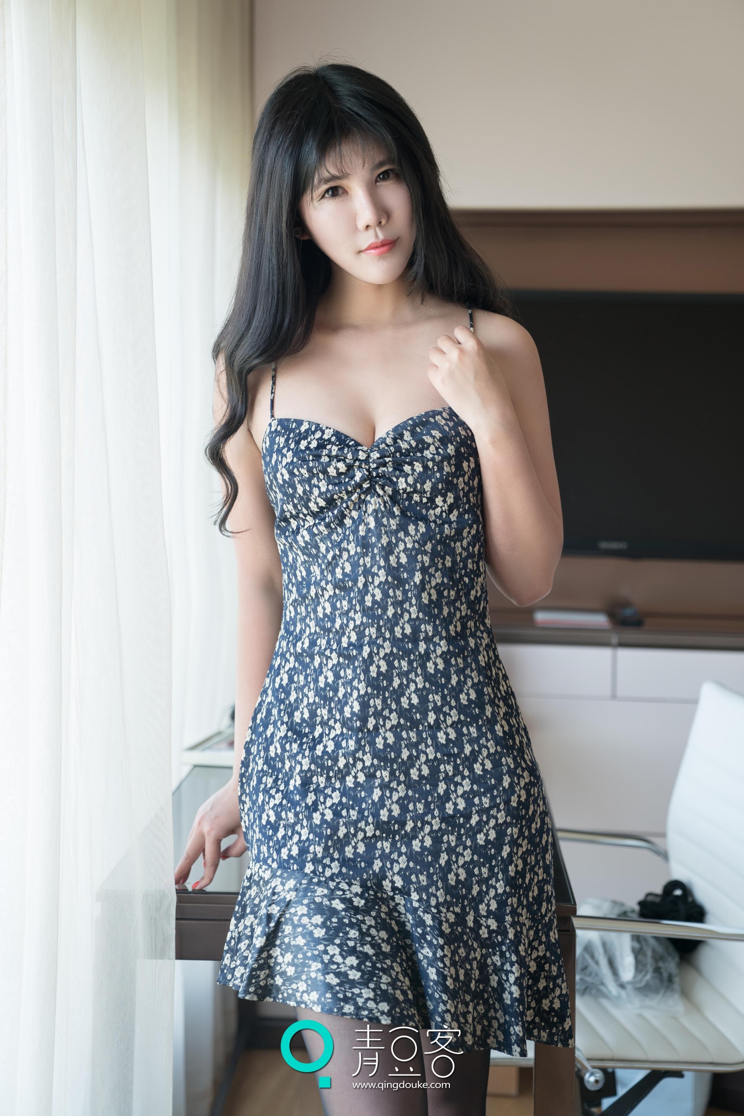 [QingDouKe青豆客]2017-05-25 安沛蕾 吊带连衣裙与透视装及性感内衣私房写真集,