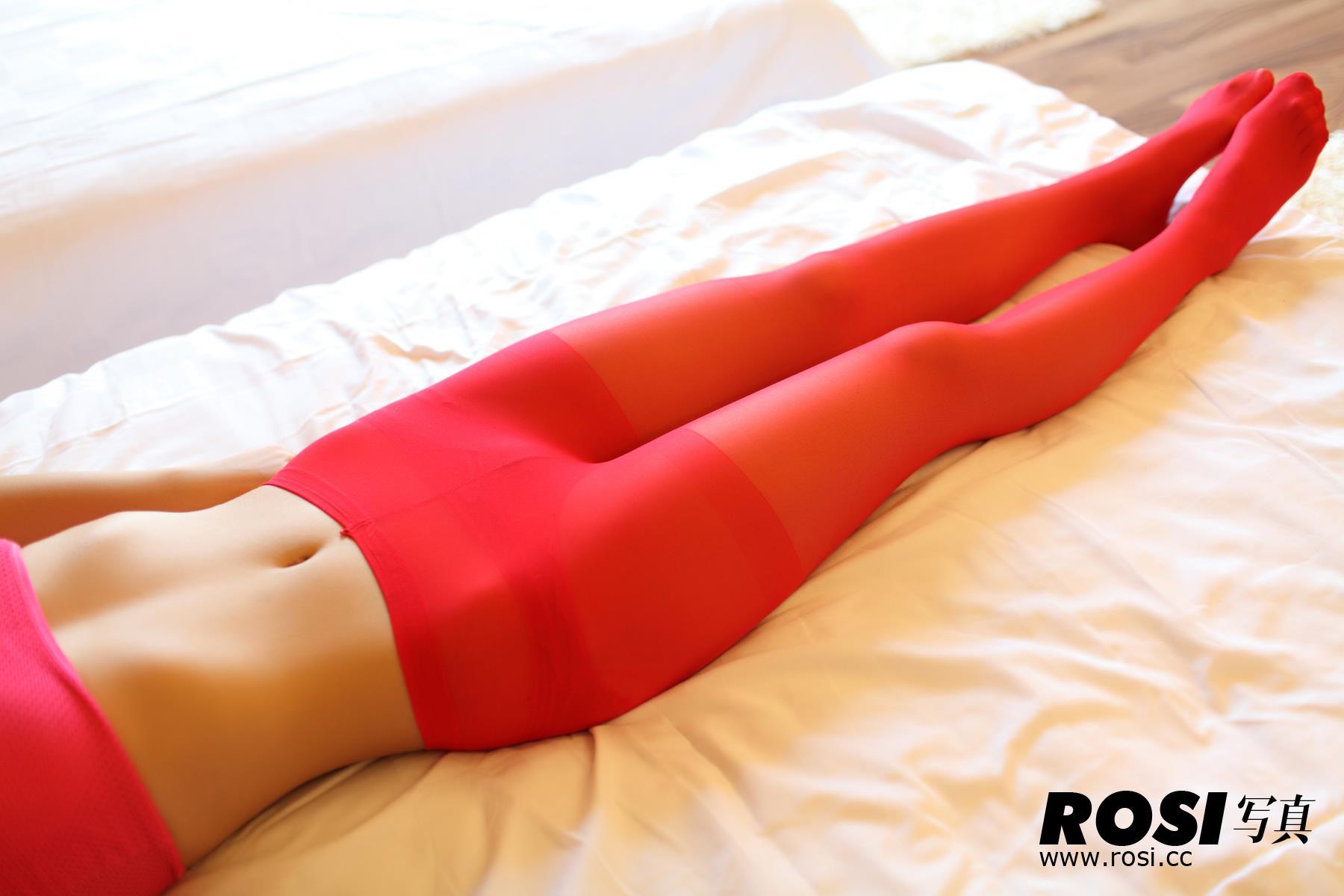 [ROSI写真]No.100 红色裹胸内衣小美女红色连体丝袜美腿性感私房写真集,