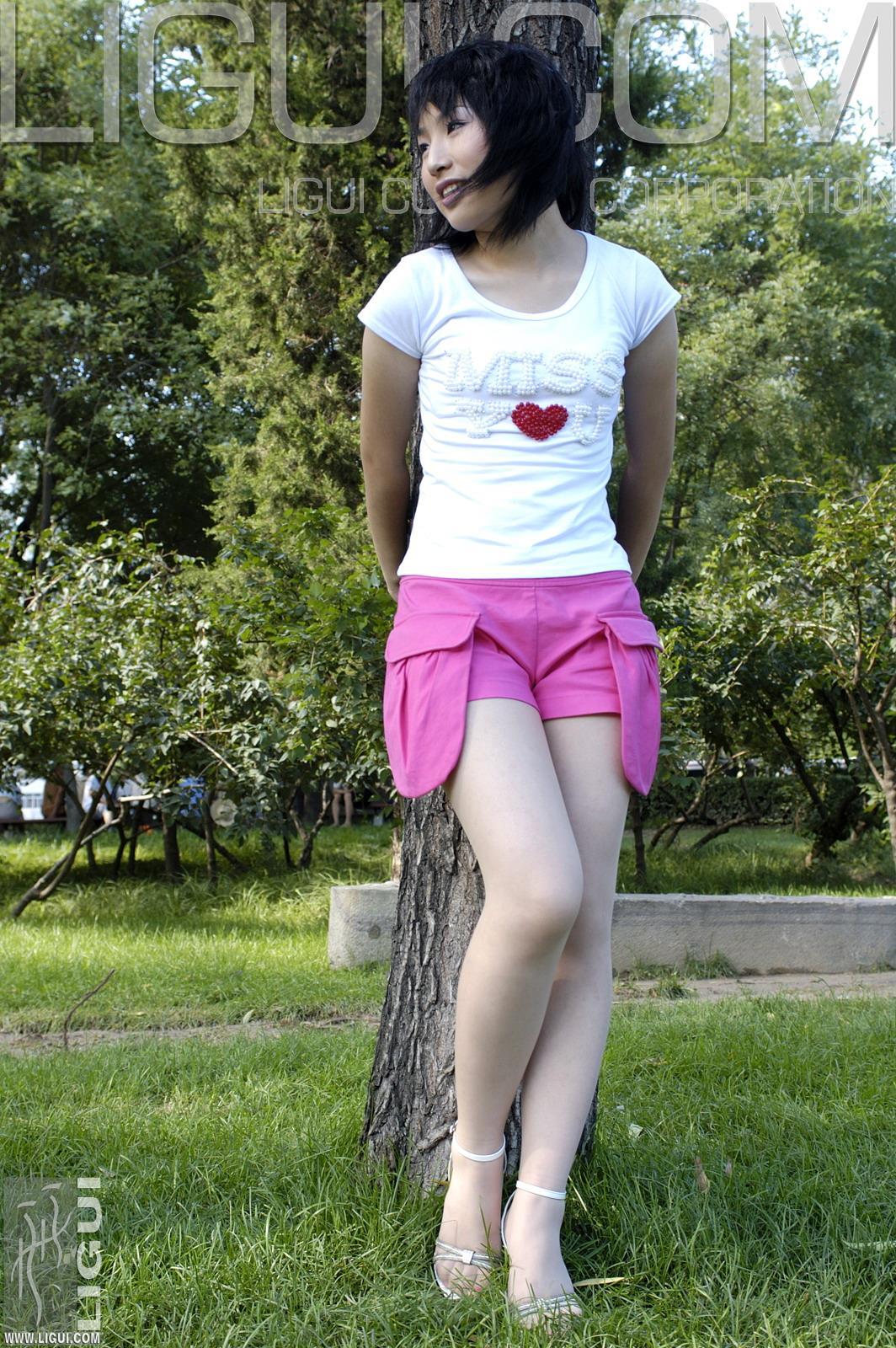 [Ligui丽柜会所]2006-09-07 饶饶 白色短袖与红色短裤加肉色丝袜美腿玉足性感私房写真集,