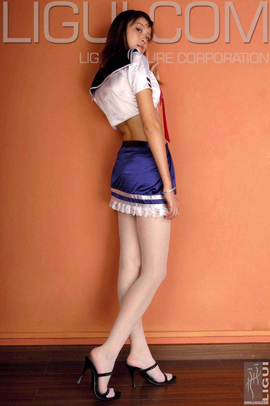 [Ligui丽柜会所]2006-10-13 菲儿 性感情趣高中女生制服与短裙加白色丝袜美腿私房写真集,