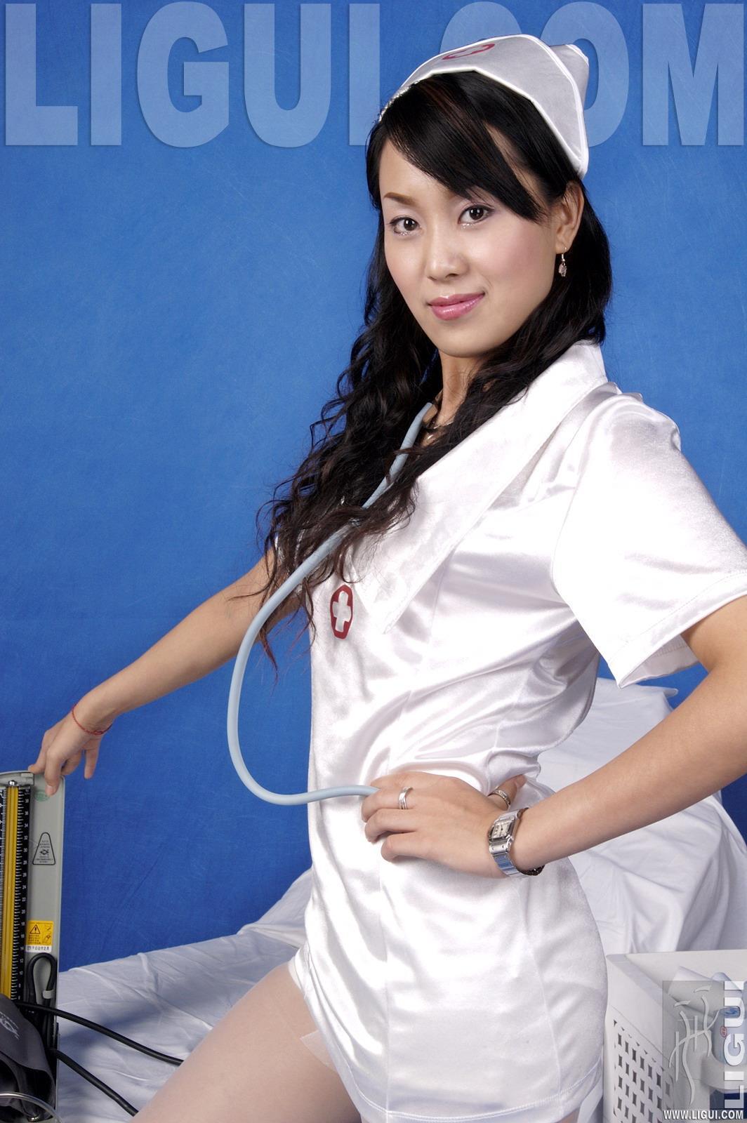 [Ligui丽柜会所]2006-10-22 琳达 白色性感女护士制服加白色丝袜美腿玉足私房写真集,
