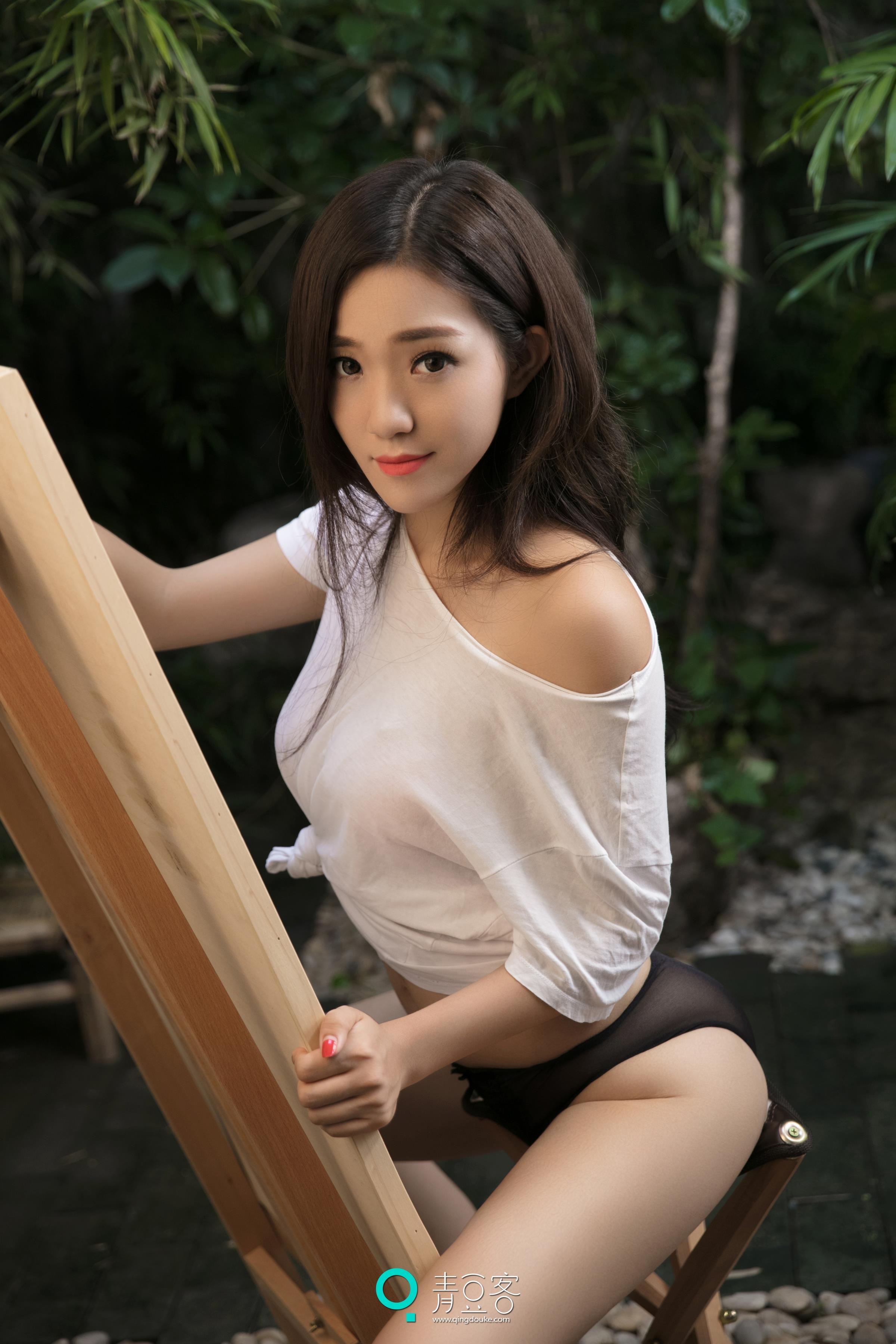 [QingDouKe青豆客]2017-09-24 小青 粉色性感内衣与白色短袖及白色蕾丝内衣私房写真集,