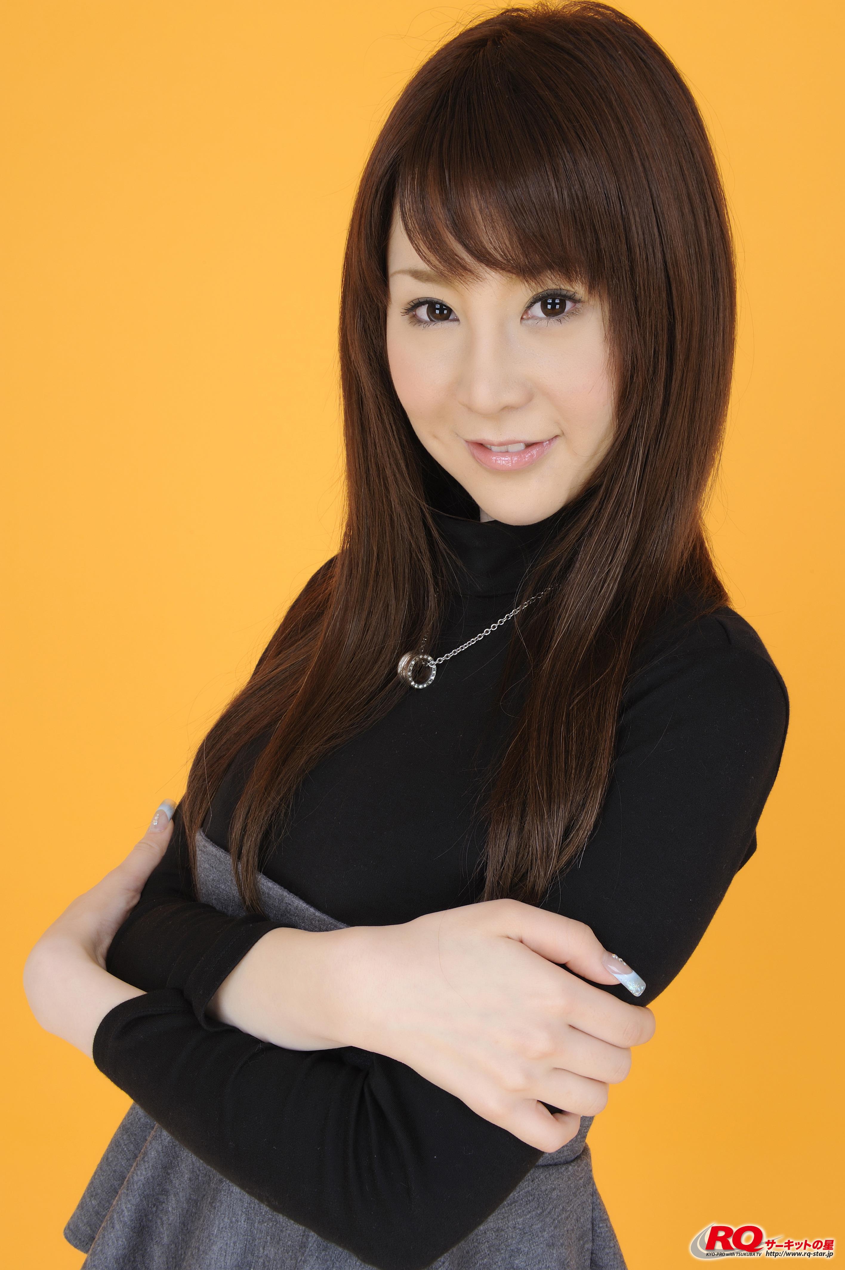 [RQ-STAR写真]NO.00122 Yuko Nakamura 中村优子 黑色紧身上衣加灰色抹胸短裙性感私房写真集,