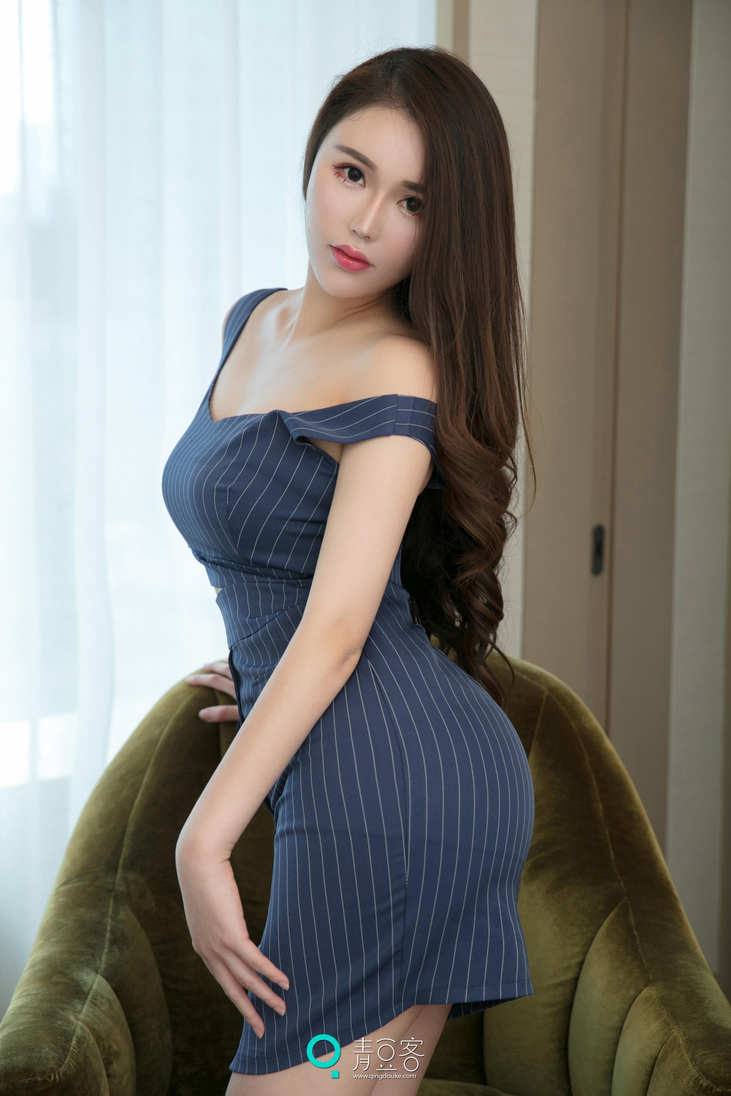 [QingDouKe青豆客]2017-10-14 肉蛋 蓝色OL制服裙与白色蕾丝透视睡衣及黑色情趣塑身内衣性感私房写真集,