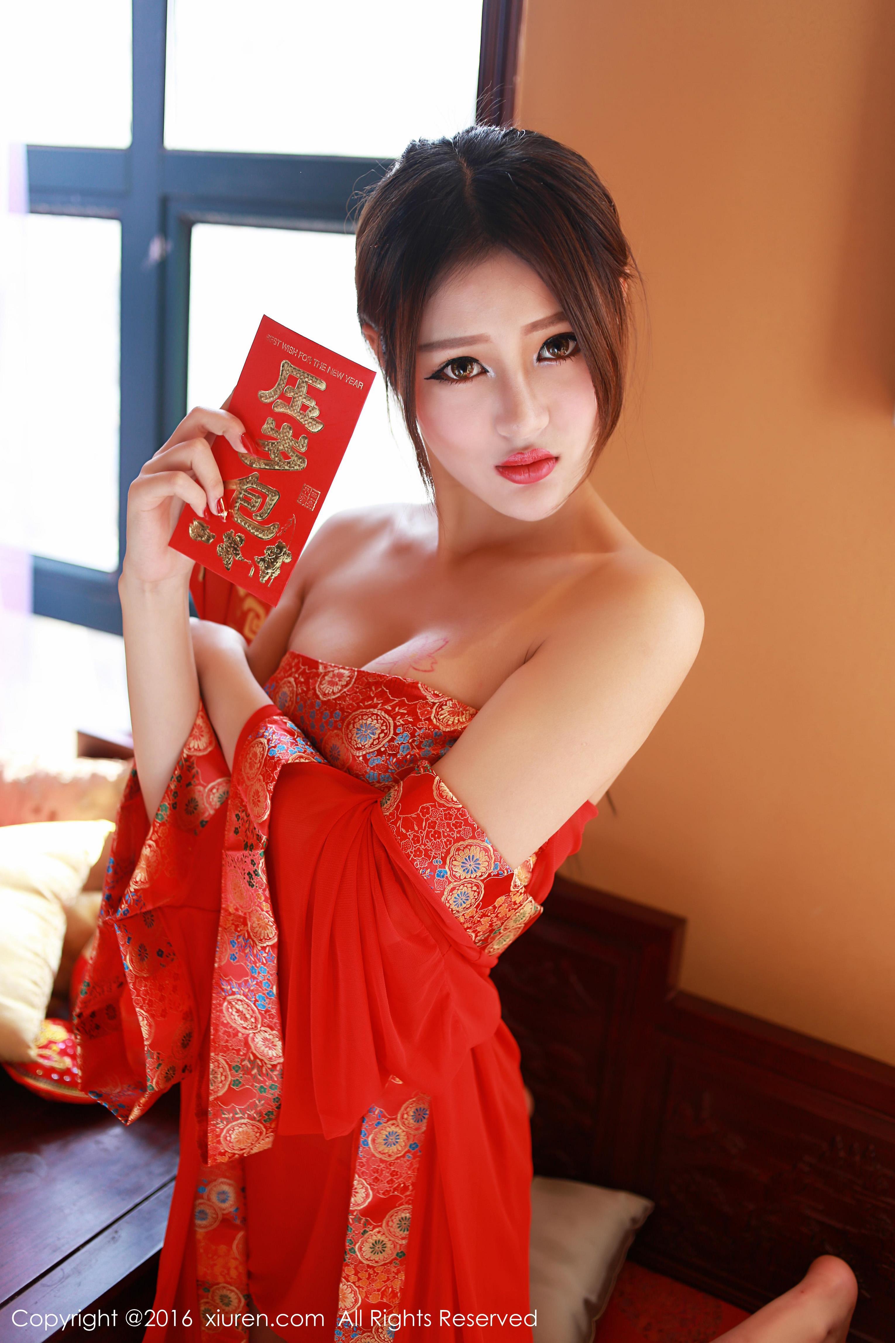 [XIUREN秀人网]XR20160205N00476 王乔恩Abby 红色抹胸睡衣裙与红色情趣肚兜性感私房写真集,