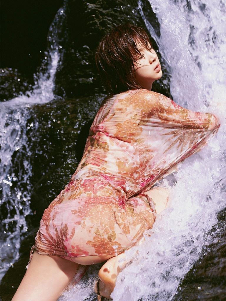 [Wanibooks(WBGC)]2006.03 No.21 日本性感美少女星野亚希（ほしのあき，Aki Hoshino）比基尼泳装湿身私房写真集,
