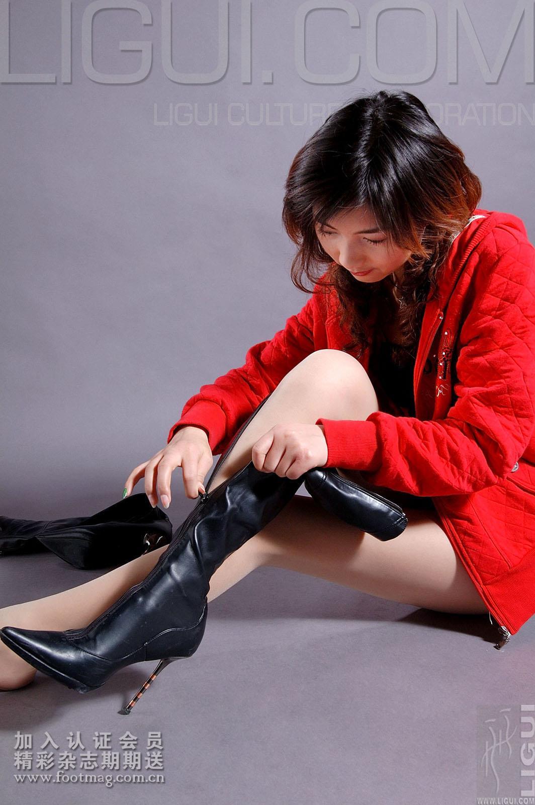 [Ligui丽柜会所]2007-04-02 丝丝 红色外套与牛仔短裙加黑色皮靴性感私房写真集,