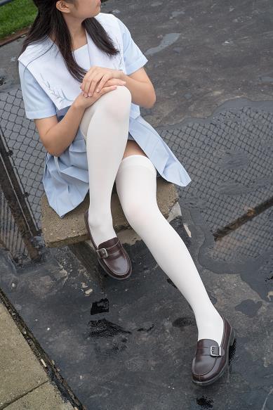 [森萝财团]萝莉R15-036 淡蓝色高中女生制服短裙加白色丝袜美腿玉足性感私房写