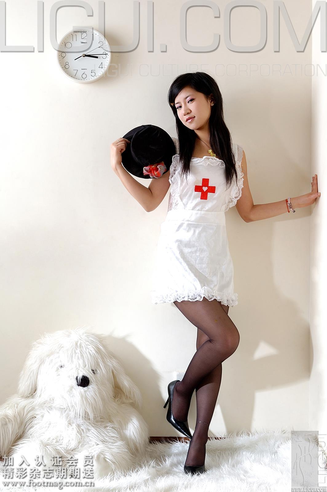 [Ligui丽柜会所]2007-05-08 卡鲁鲁 性感情趣女护士制服加黑色丝袜美腿玉足私房写真集,