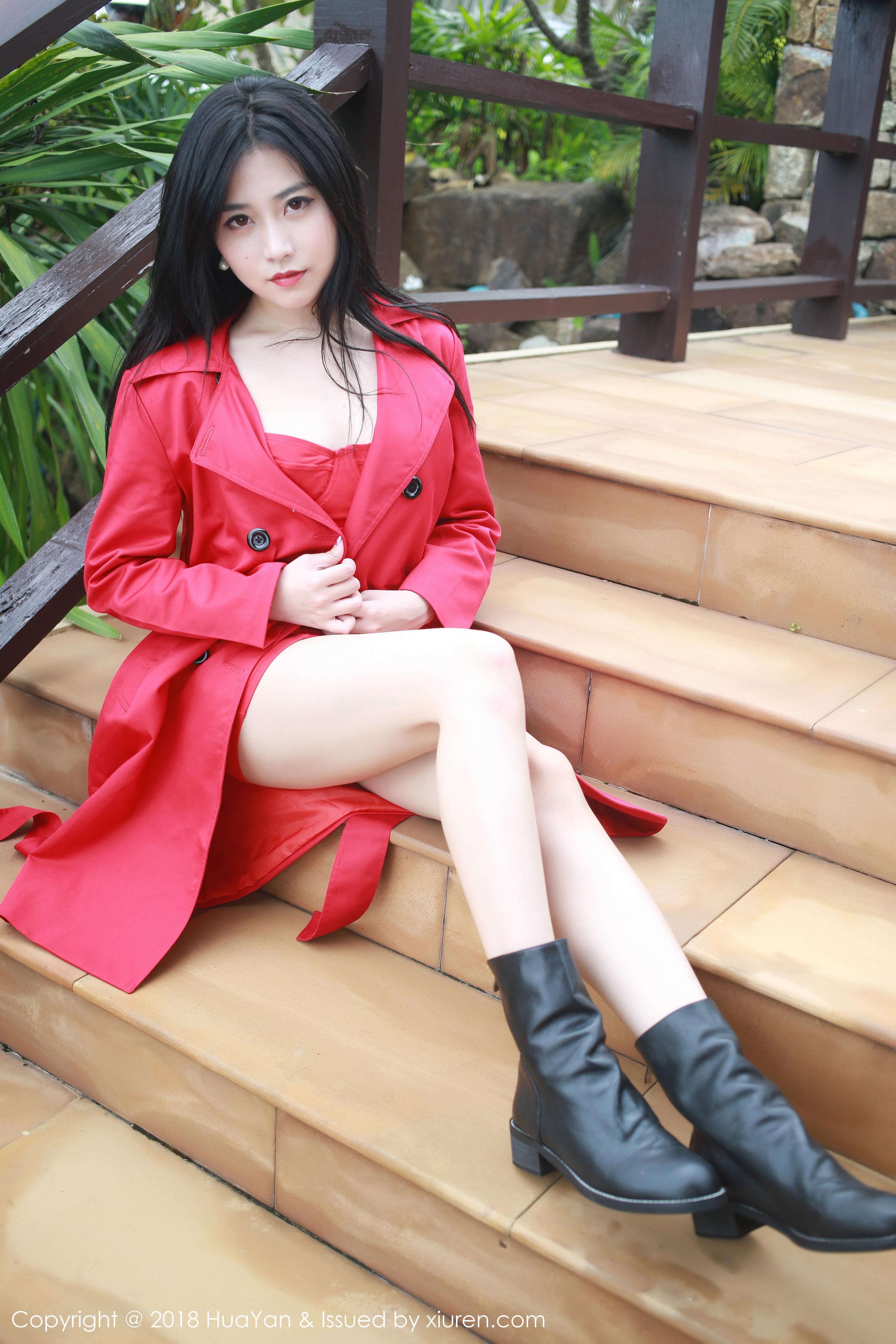 [HuaYan花の颜]HY20181115VOL0056 许诺Sabrina 红色风衣与粉色上衣加红色短裙性感私房写真集,