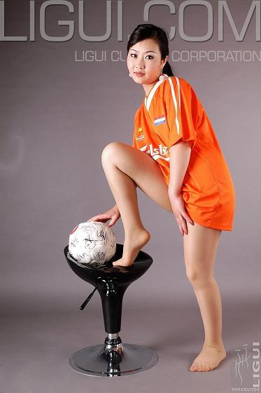 [Ligui丽柜会所]2007-07-04 足球宝贝 小璐璐 橙色运动短袖性感私房写真集