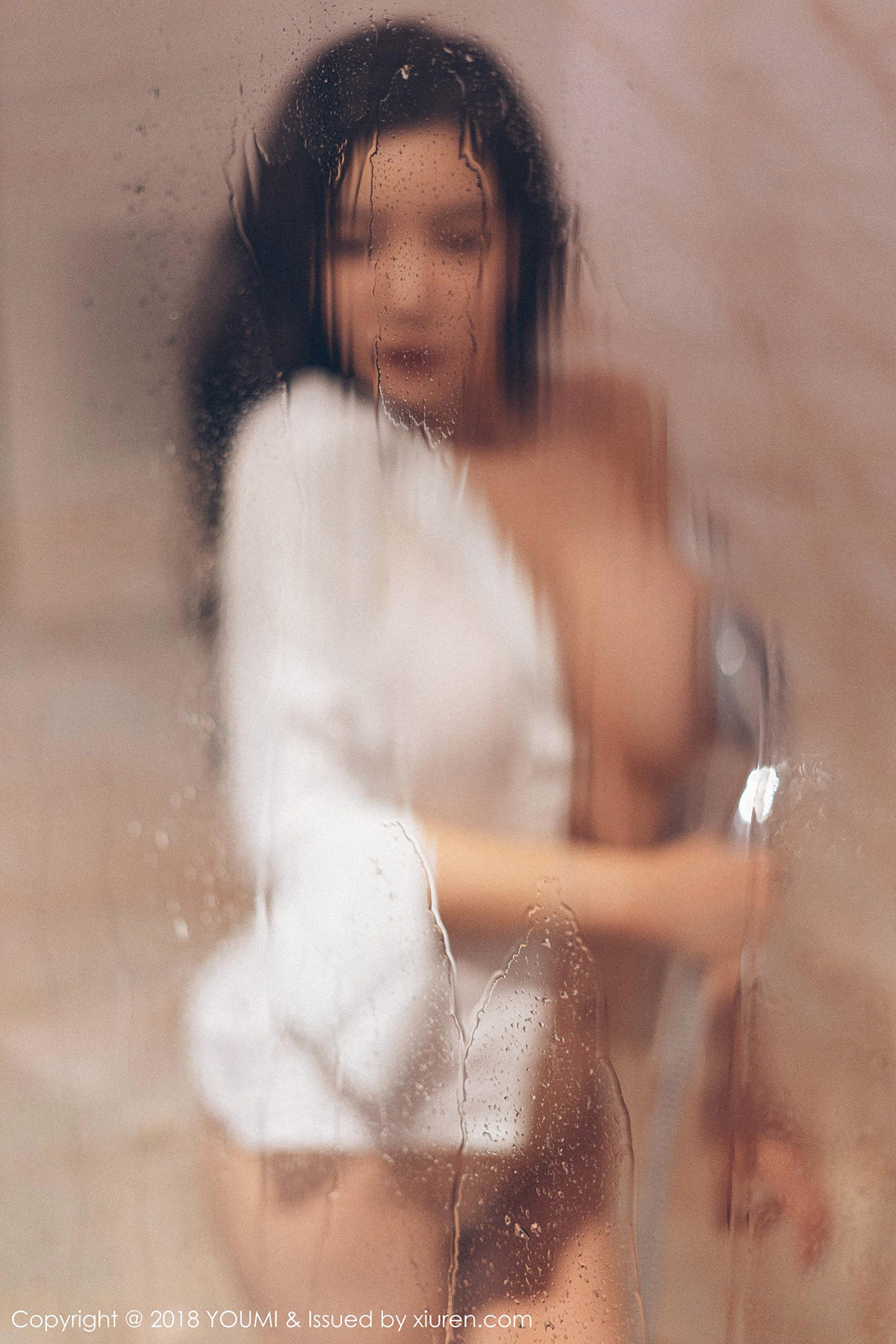 [YOUMI尤蜜荟]YMH20181210VOL0247 心妍小公主 白色衬衫与全裸性感玉体私房写真集,
