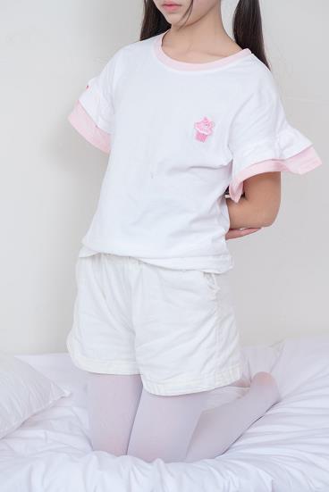 [森萝财团]萝莉X-020 白色短袖与白色短裤加白色丝袜美腿性感私房写真集