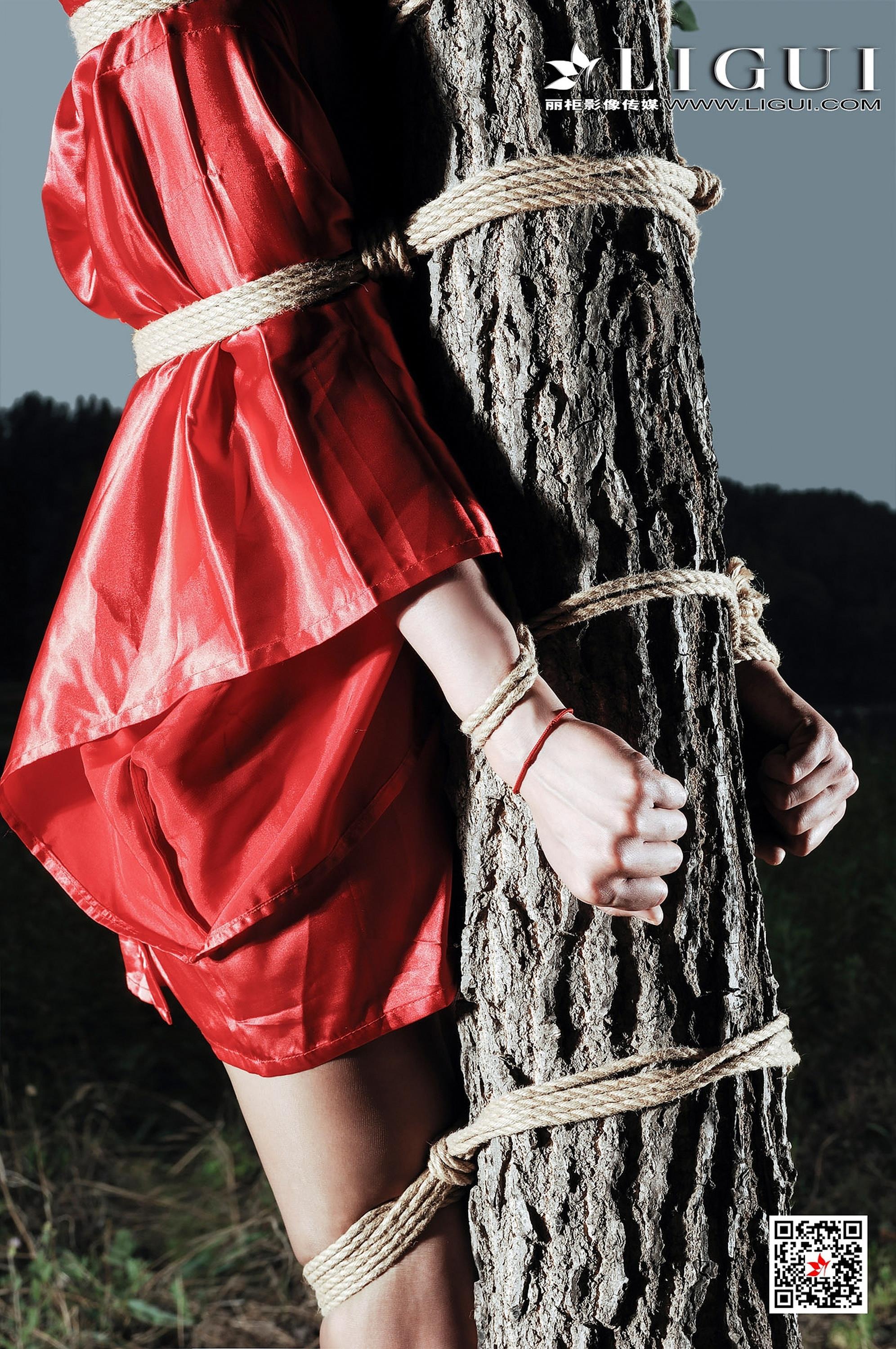 [Ligui丽柜会所]2018-11-29 束缚捆绑美女 佩佩 红色和服加肉色丝袜美腿性感私房写真集,