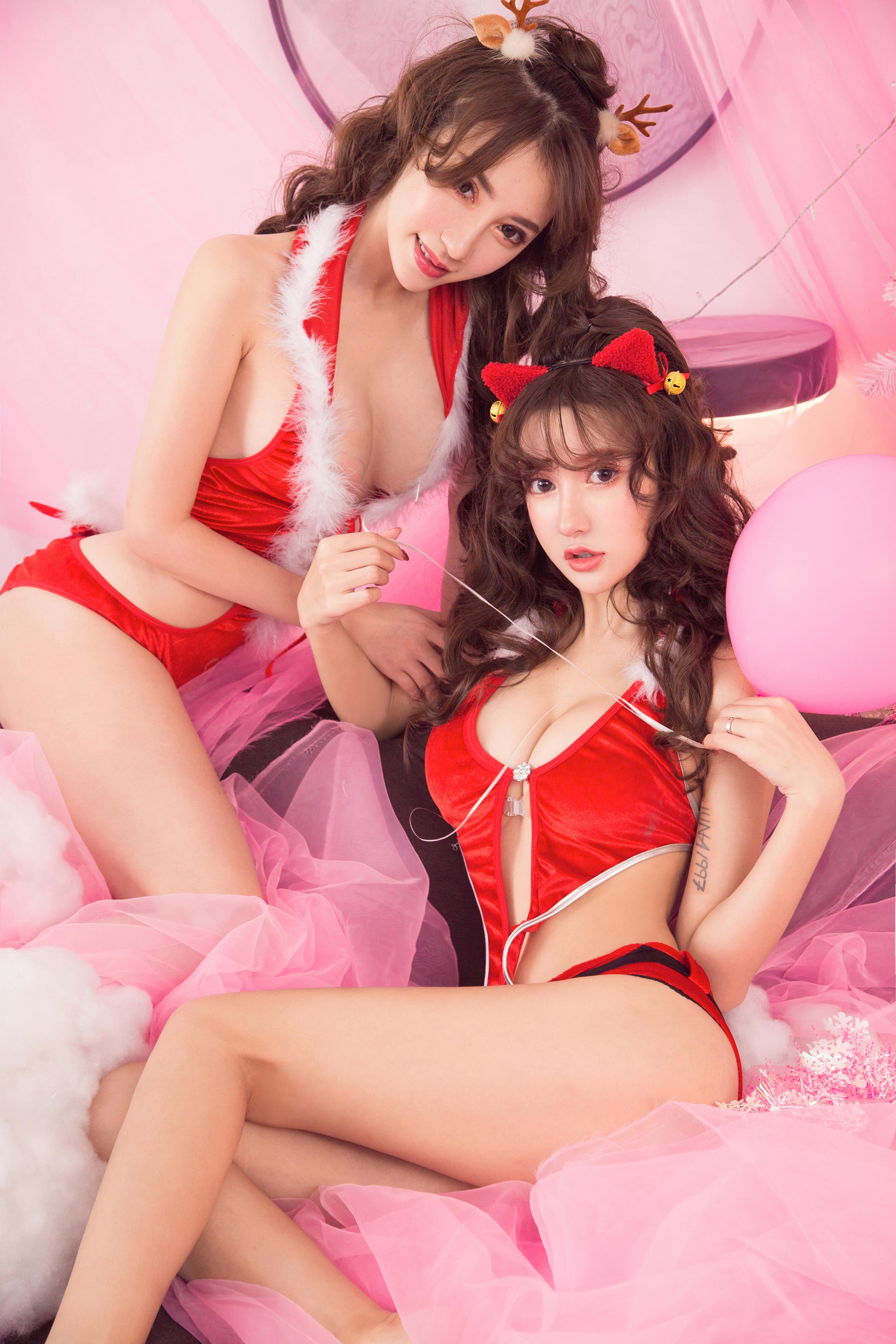 [Ugirls尤果网]T038 子夜弥撒 夏玲蔓 红色情趣圣诞女郎制服与粉色性感内衣私房写真集,