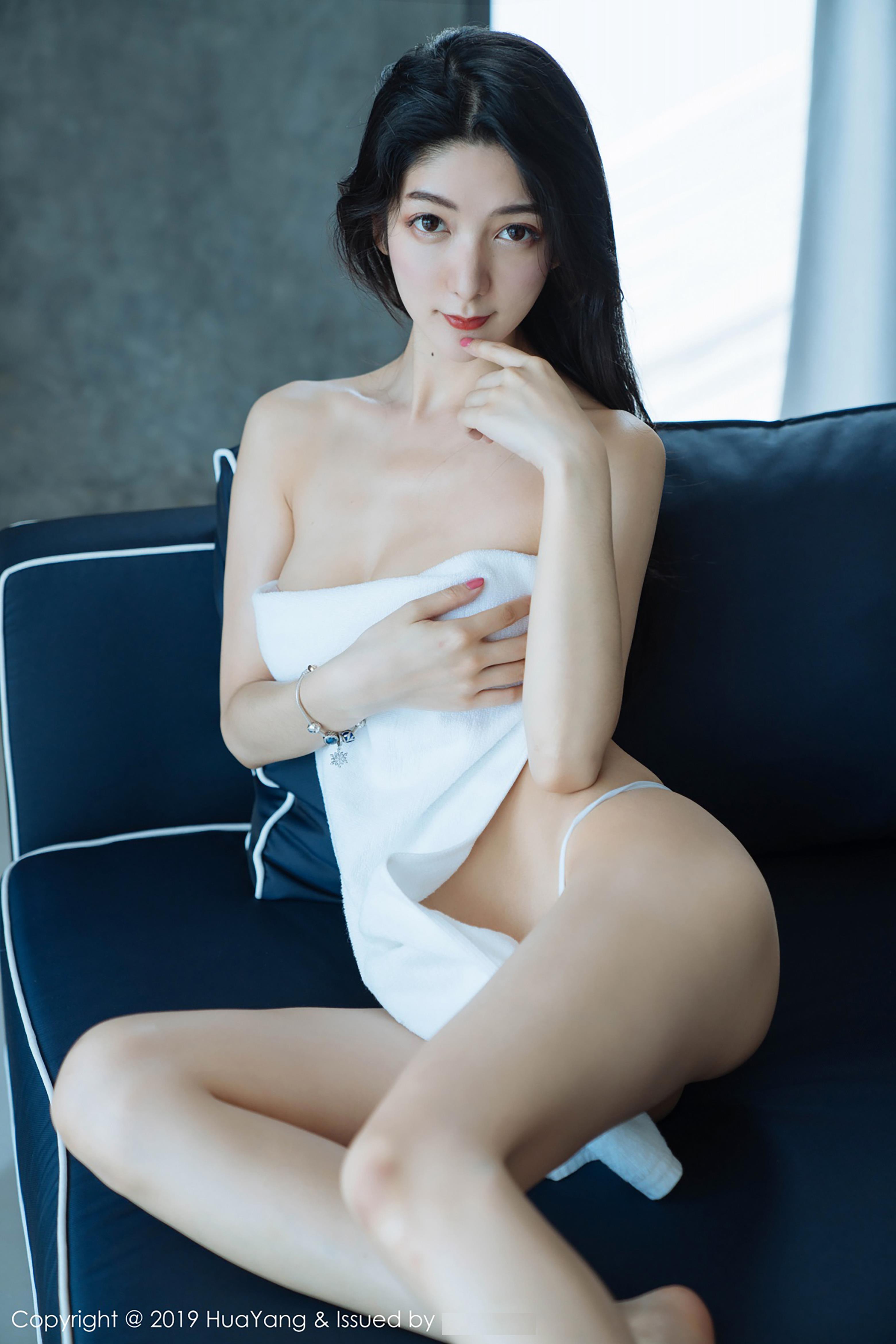 [HuaYang花漾show]HYG20190114VOL0108 Angela喜欢猫 白色浴袍与透视情趣内衣性感私房写真集,