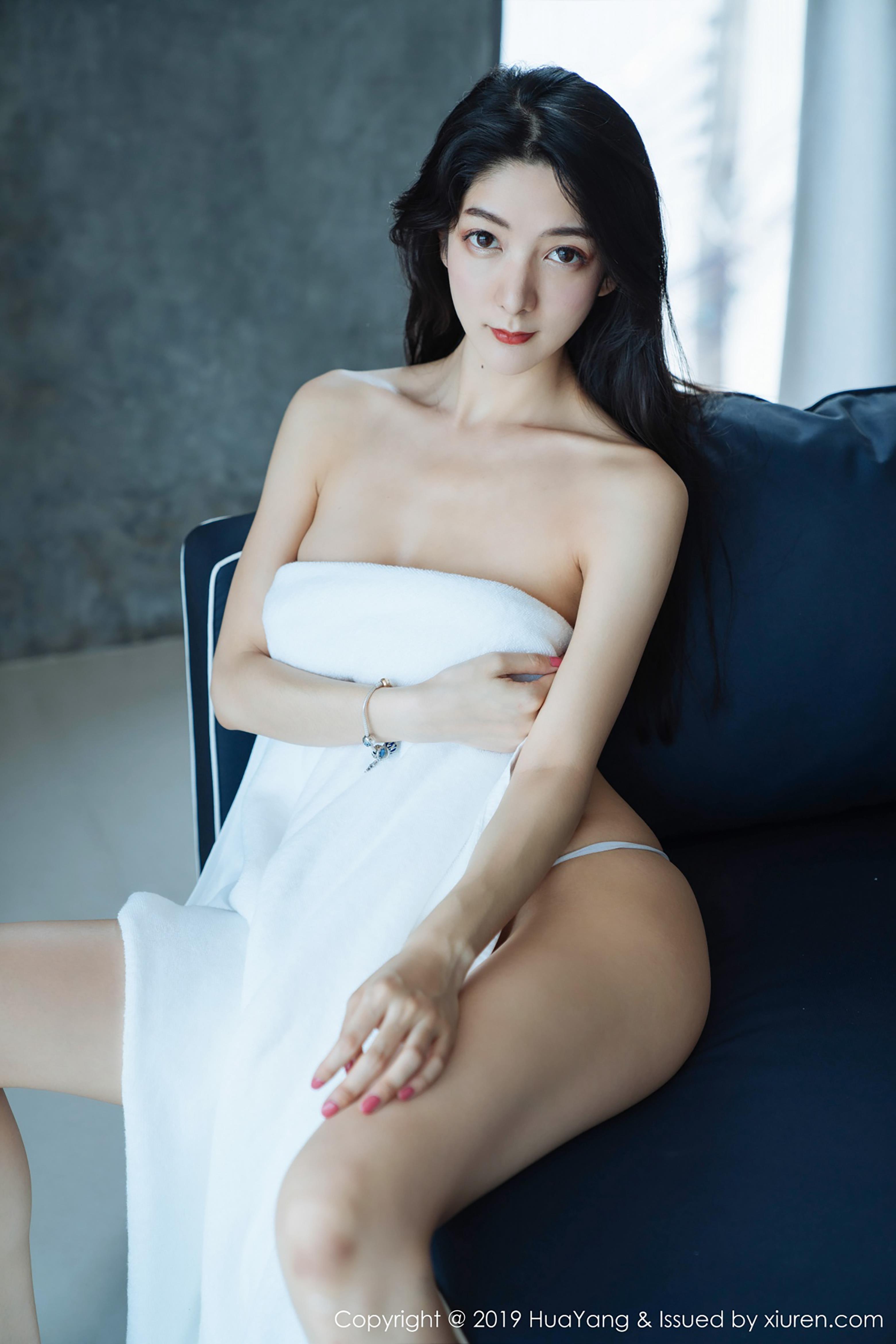 [HuaYang花漾show]HYG20190114VOL0108 Angela喜欢猫 白色浴袍与透视情趣内衣性感私房写真集,