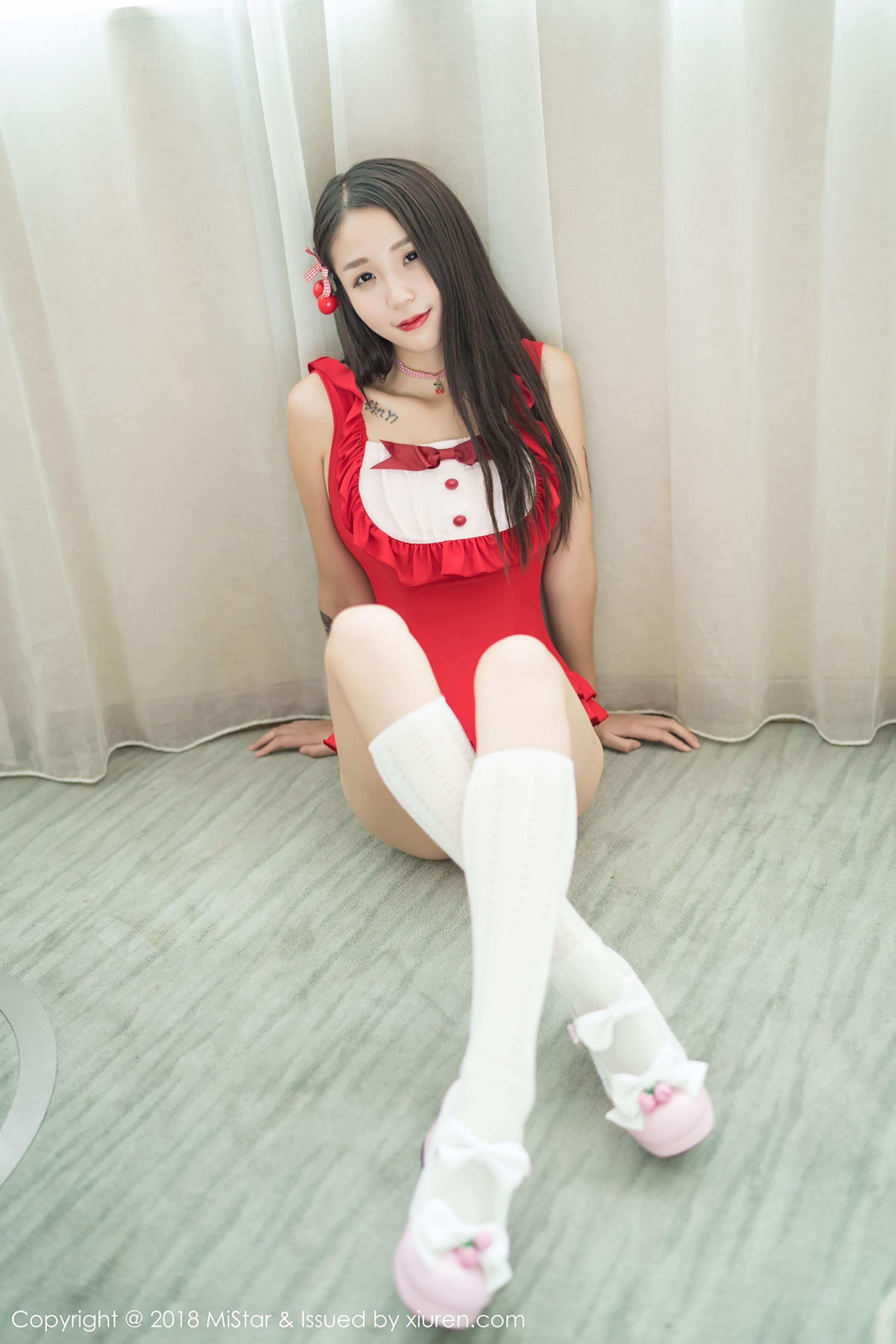[MiStar魅妍社]MS20181229VOL0258 白沫 红色性感女仆制服与白色情趣内衣加白色丝袜美腿私房写真集,