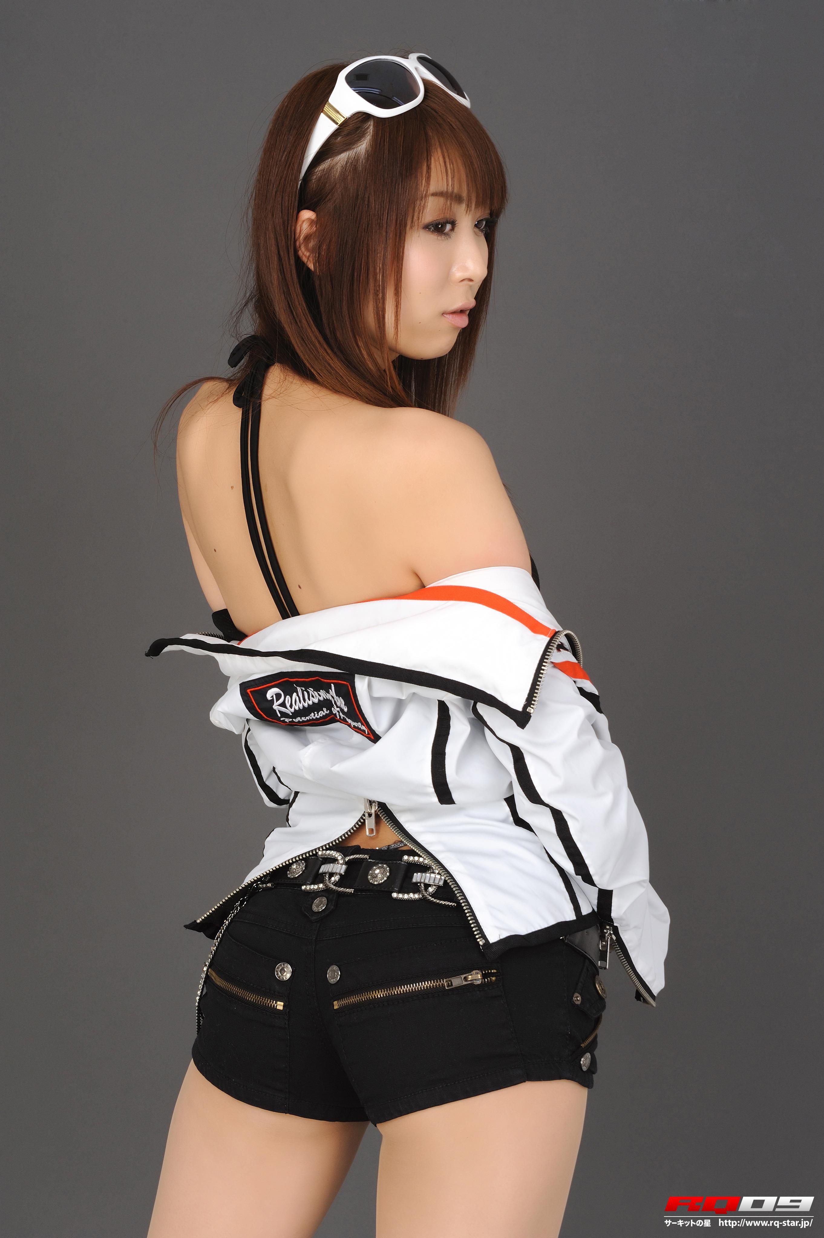 [RQ-STAR写真]NO.00143 我妻さおり（我妻早央,Saori Agatsuma）赛车女郎制服与黑色内衣加超短裤性感私房写真集,