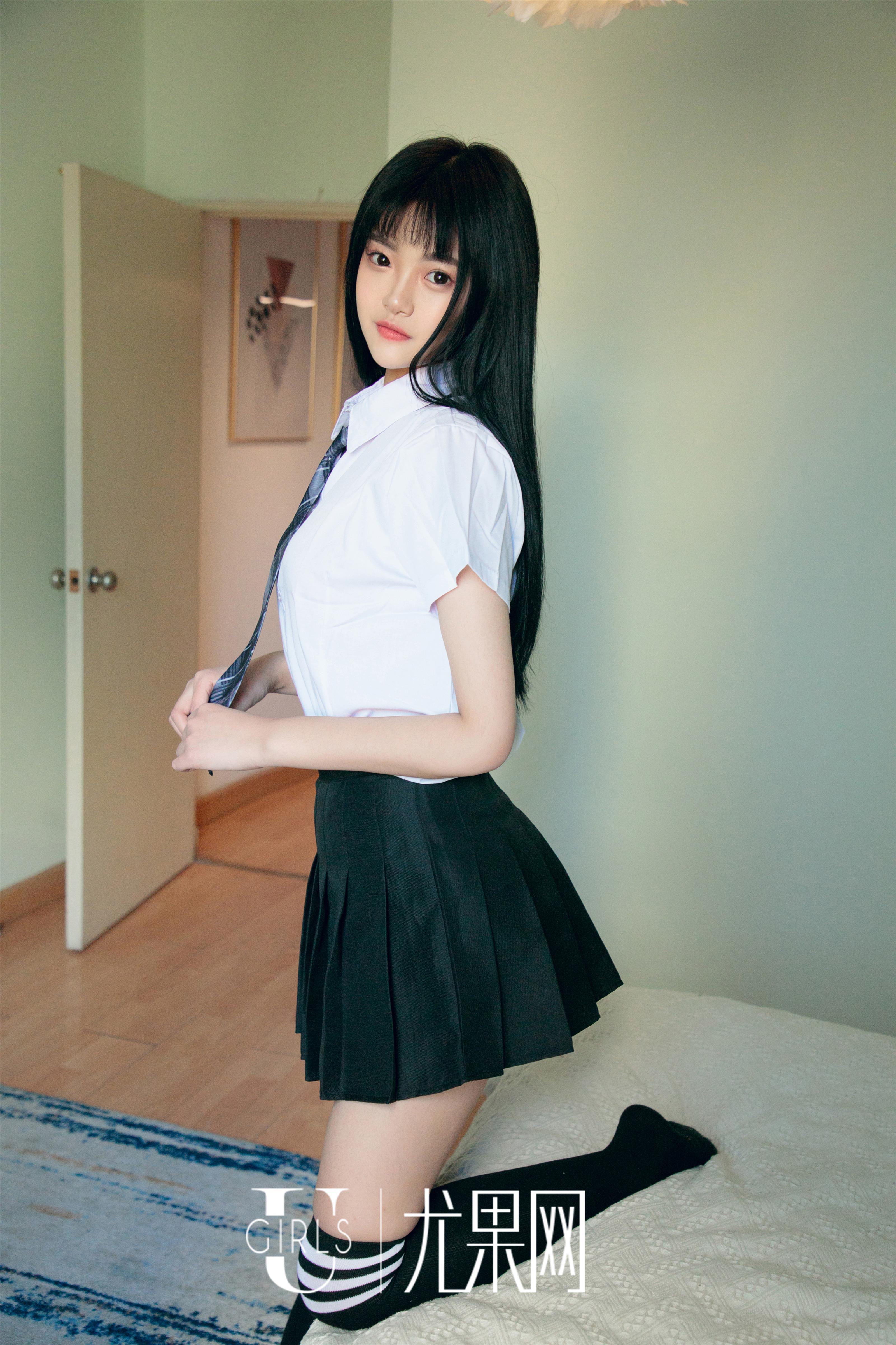 [Ugirls尤果网]U413 童颜巨乳小萝莉 桃子 高中女生制服与透视情趣内衣性感私房写真集,