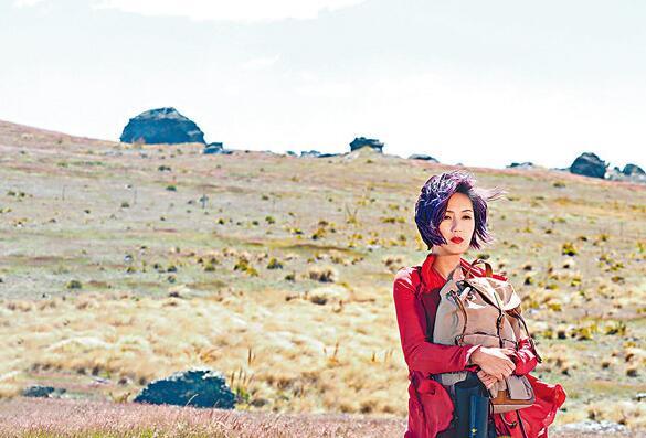 杨千嬅远赴新西兰拍摄巡演外景片段。