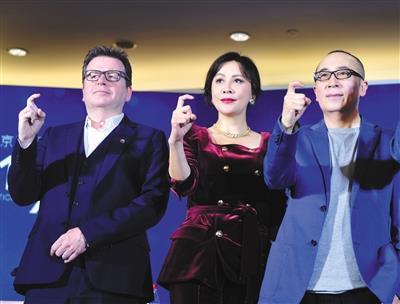 本届电影节评委西蒙·韦斯特、刘嘉玲和曹保平（从左至右）