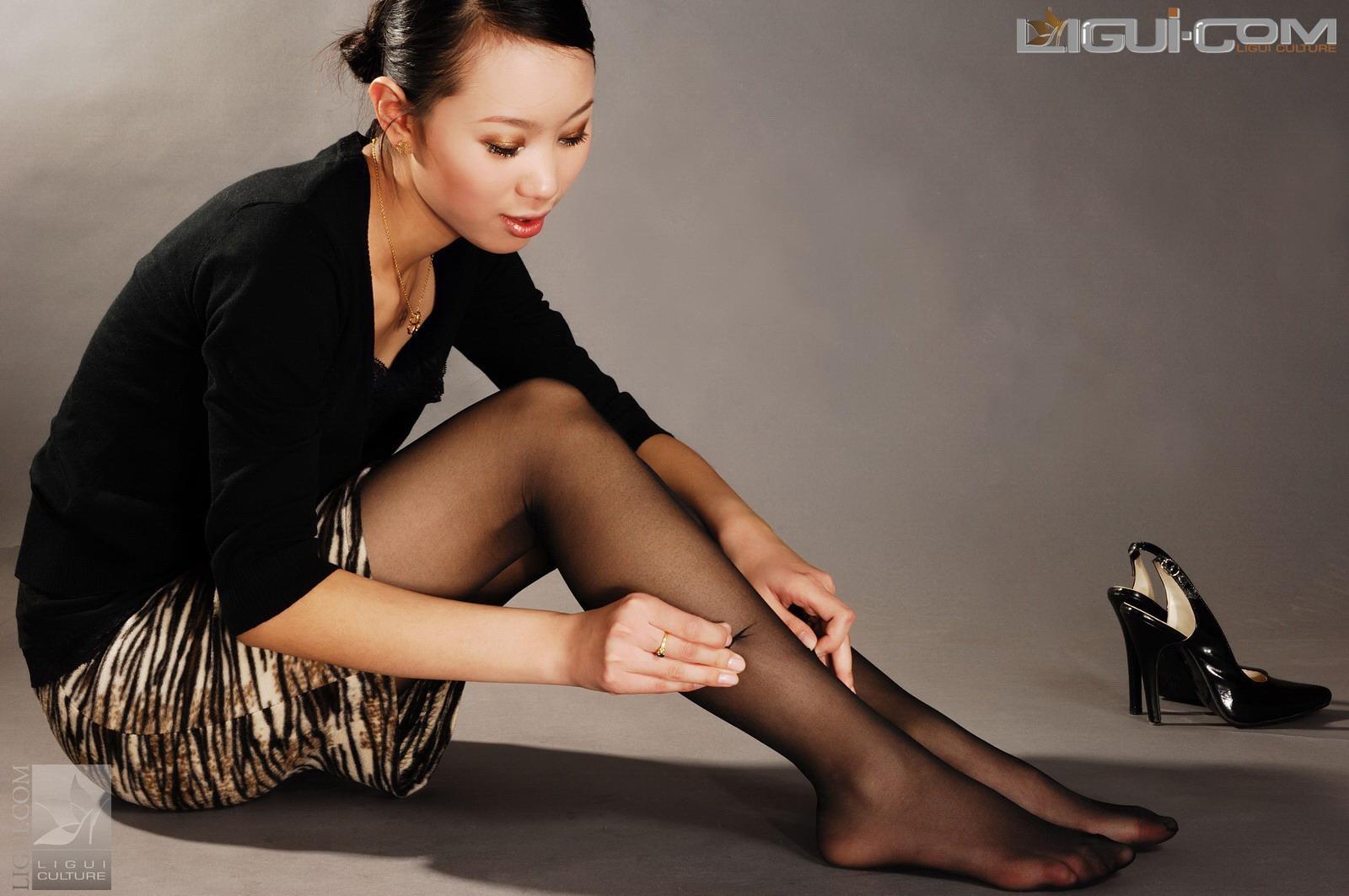 [Ligui丽柜会所]2008-07-01 黑丝魅惑 单圆圆 黑色蕾丝上衣与短裙加黑色丝袜美腿性感私房写真集,