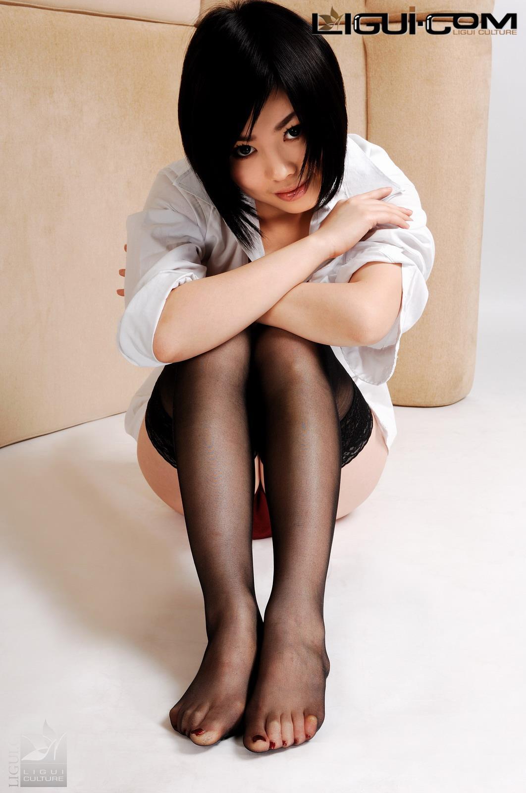 [Ligui丽柜会所]2008-07-18 原生态美女扦袜扯丝秀 慕子 白色衬衫加黑色丝袜美腿性感私房写真集,