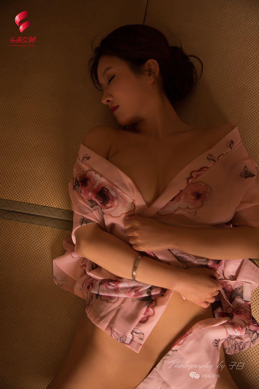 [Toutiaogirls头条女神]2019-04-30 珍妮的和风诱惑 JennyR 粉色和服性感私房写真集,