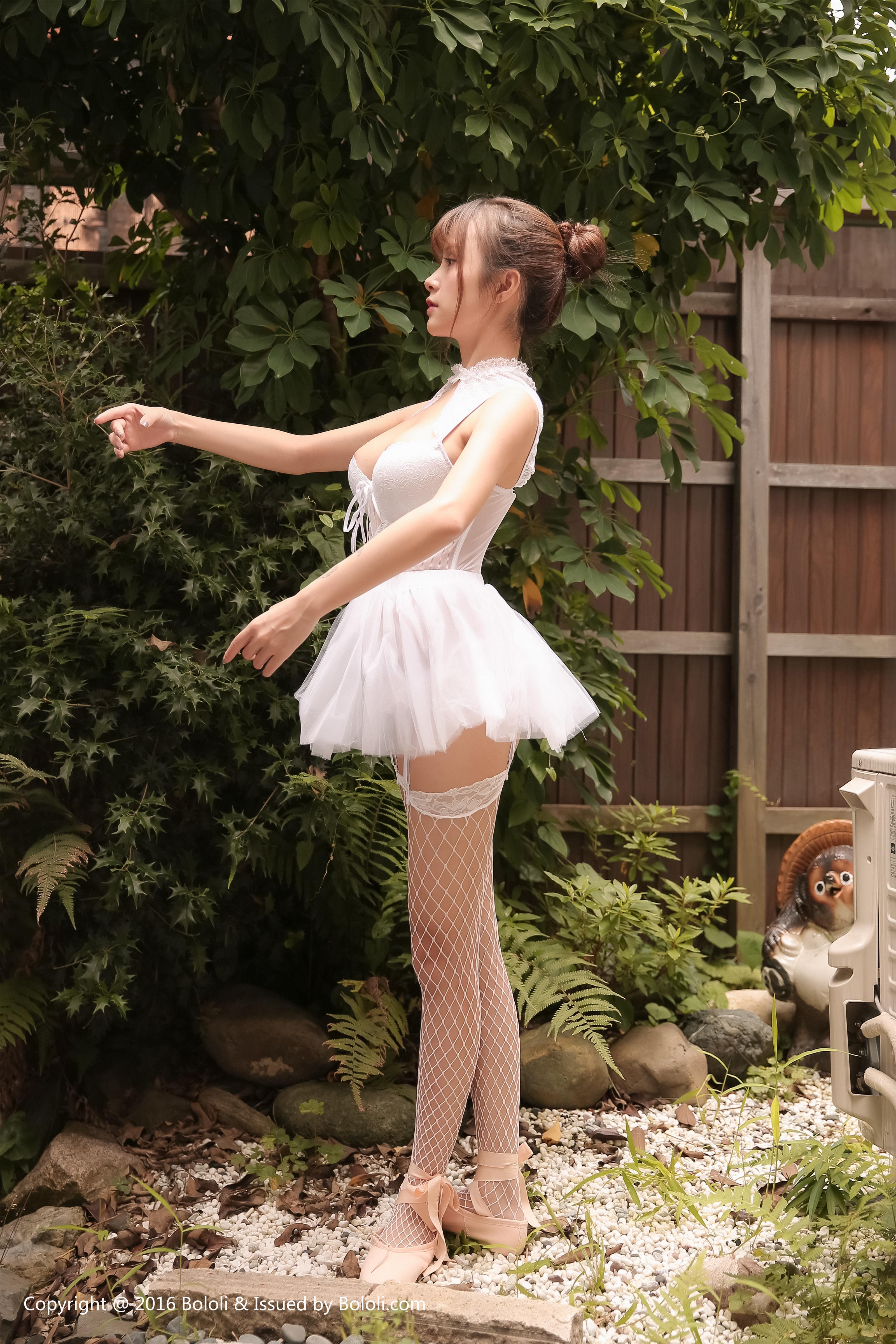 [BoLoli波萝社]BOL089 芭蕾舞少女 夏美酱 粉色睡衣与白色紧身芭蕾裙性感私房写真集,