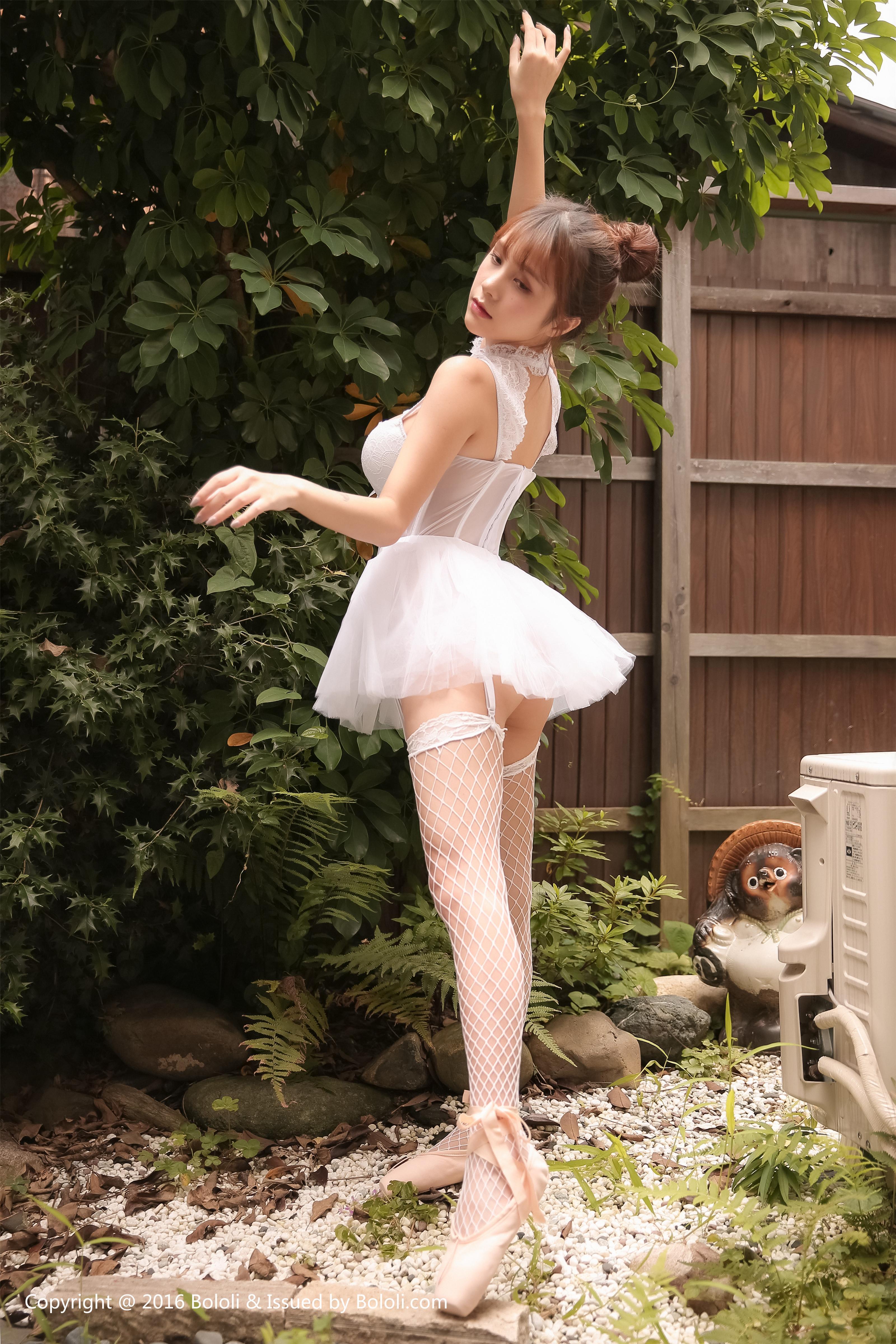 [BoLoli波萝社]BOL089 芭蕾舞少女 夏美酱 粉色睡衣与白色紧身芭蕾裙性感私房写真集,