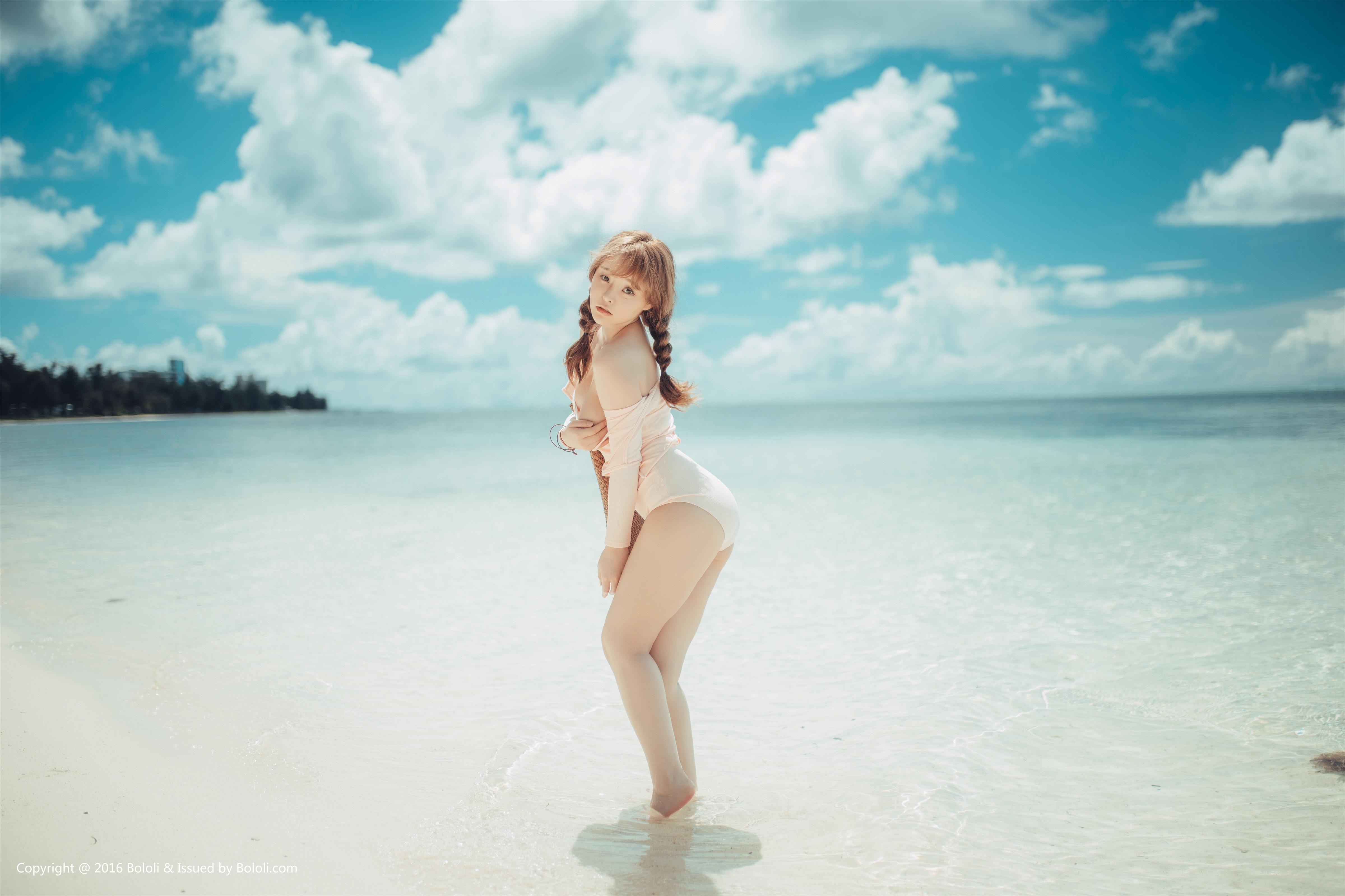 [BoLoli波萝社]BOL126 海中少女 柳侑绮 粉色紧身连体衣与镂空比基尼泳装性感私房写真集,