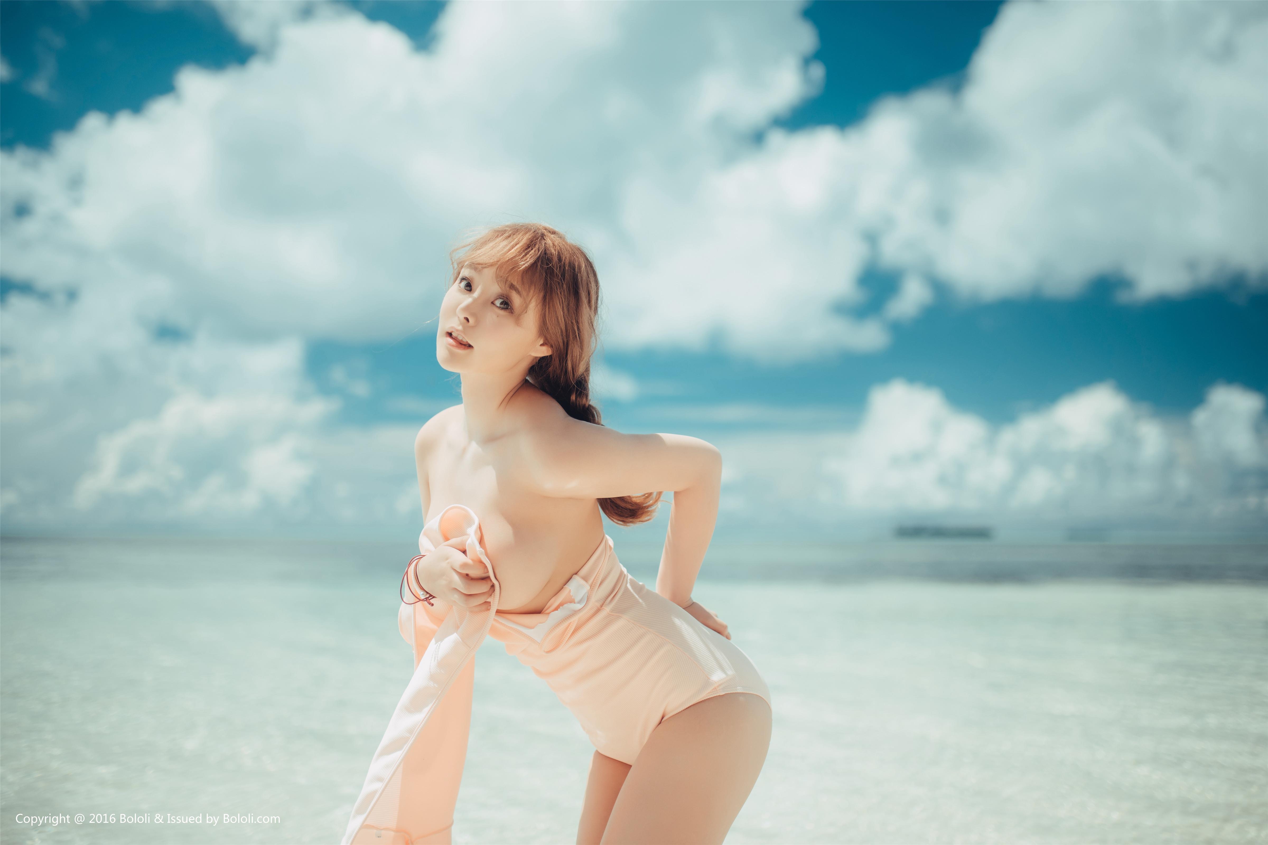 [BoLoli波萝社]BOL126 海中少女 柳侑绮 粉色紧身连体衣与镂空比基尼泳装性感私房写真集,