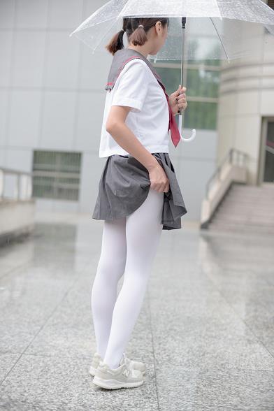 [森萝财团]BETA-003 性感小萝莉 阿玲妹纸高中女生制服与短裙加白色丝袜美腿玉足