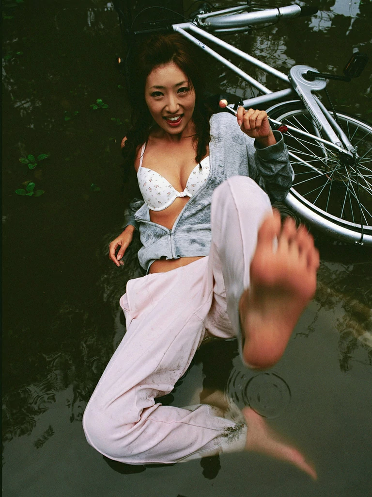 [Wanibooks(WBGC)]2007-02 No.32 安藤沙耶香 Andou Sayaka 蕾丝内衣与性感睡衣及比基尼泳装私房写真集,