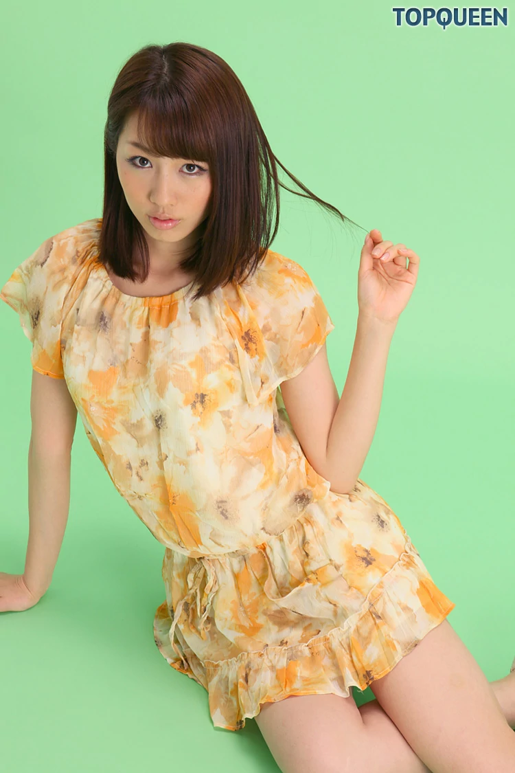 [TopQueen]2012-06-12 赤西あや(赤西彩，Aya Akanishi)居家红色连衣裙性感私房写真集,