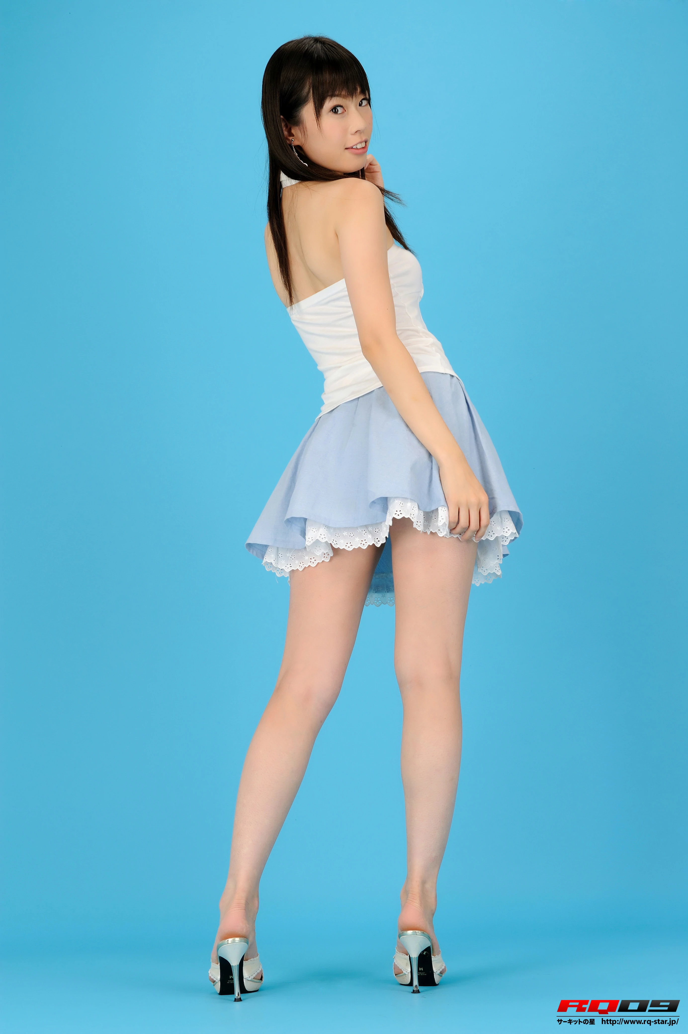 [RQ-STAR写真]NO.00171 小泉みゆき（小泉美雪，Miyuki Koizumi）吊脖塑身衣加淡蓝色短裙性感私房写真集,